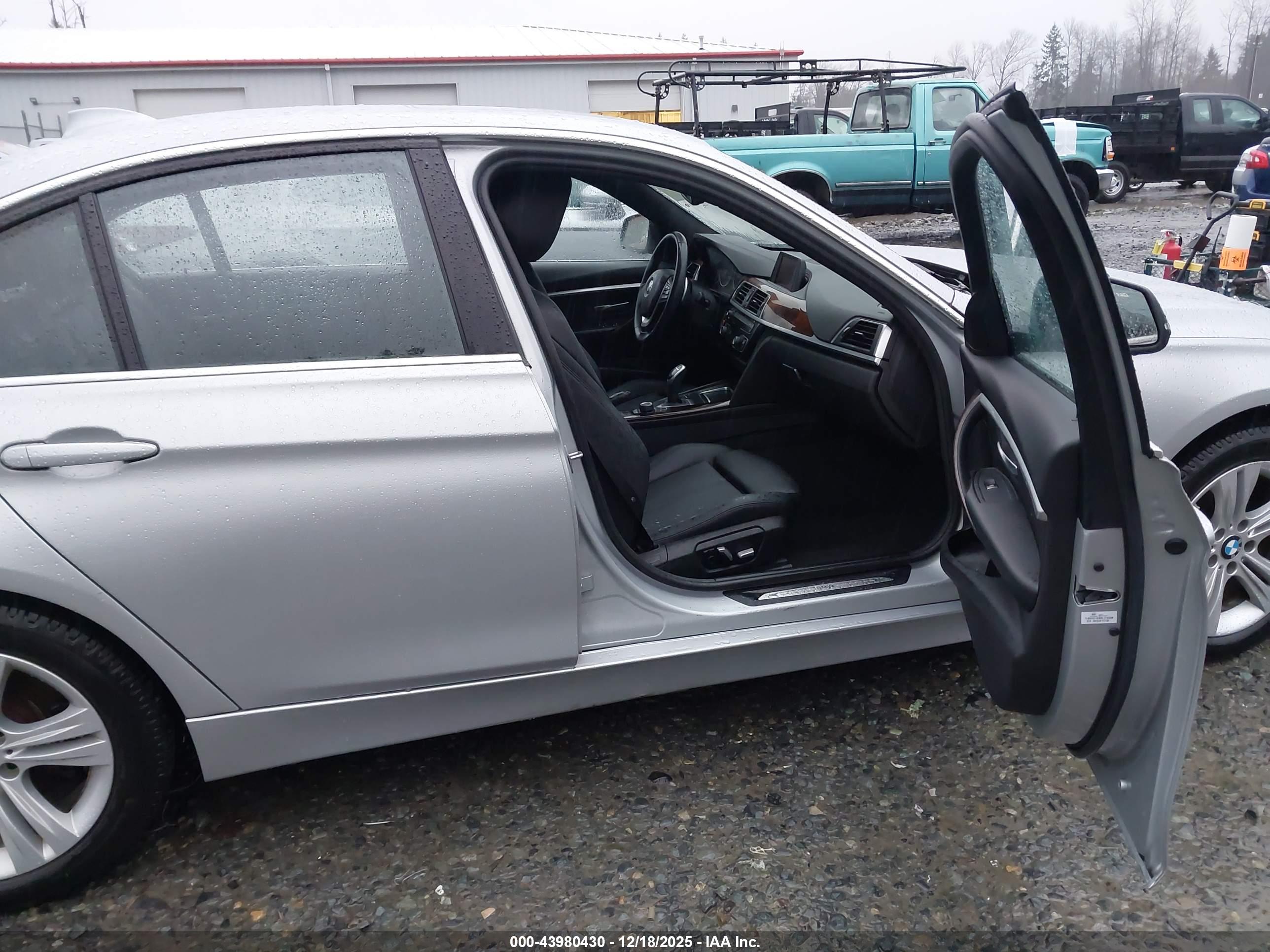 BMW 330I image 5