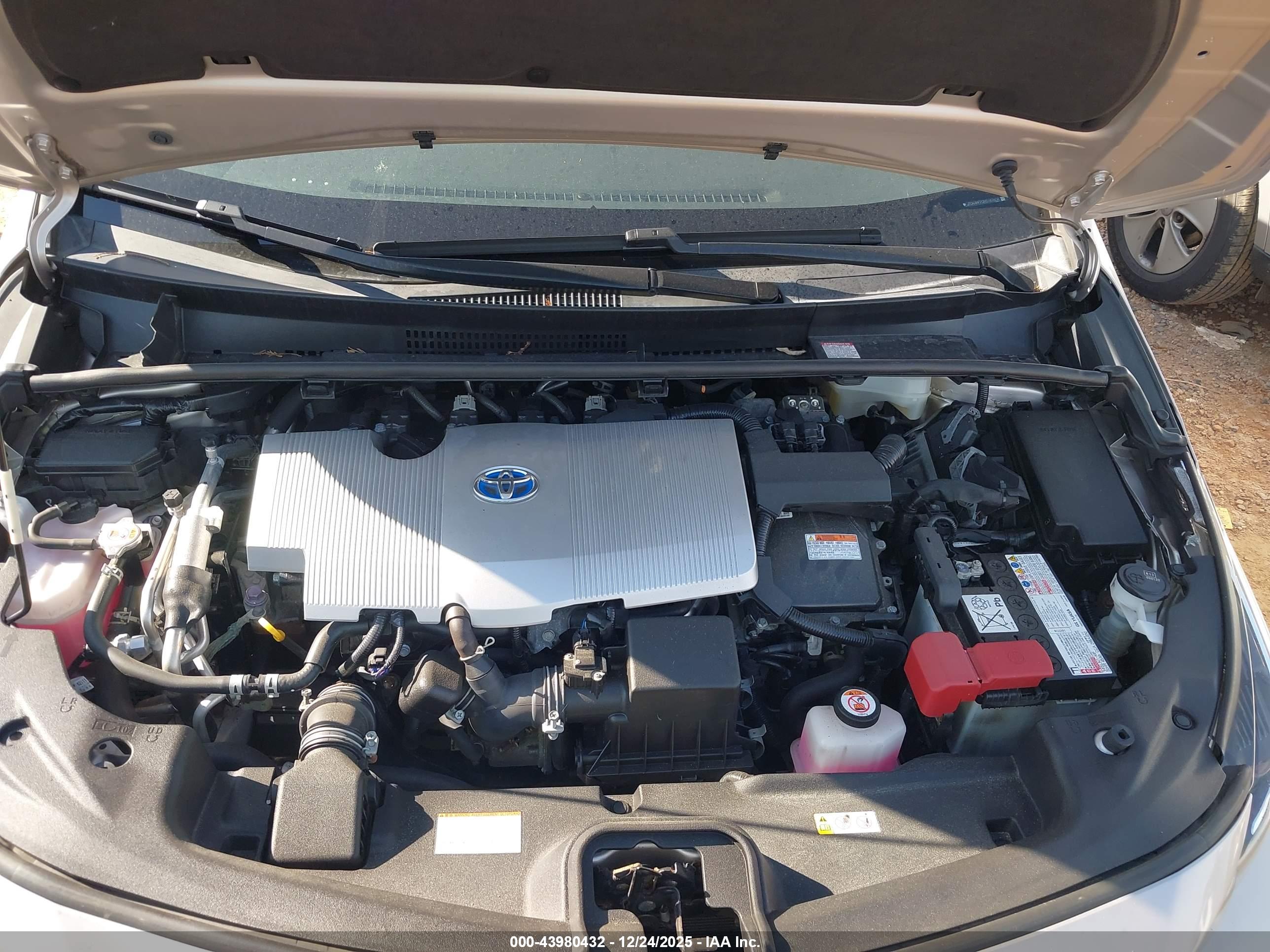 TOYOTA PRIUS image 10