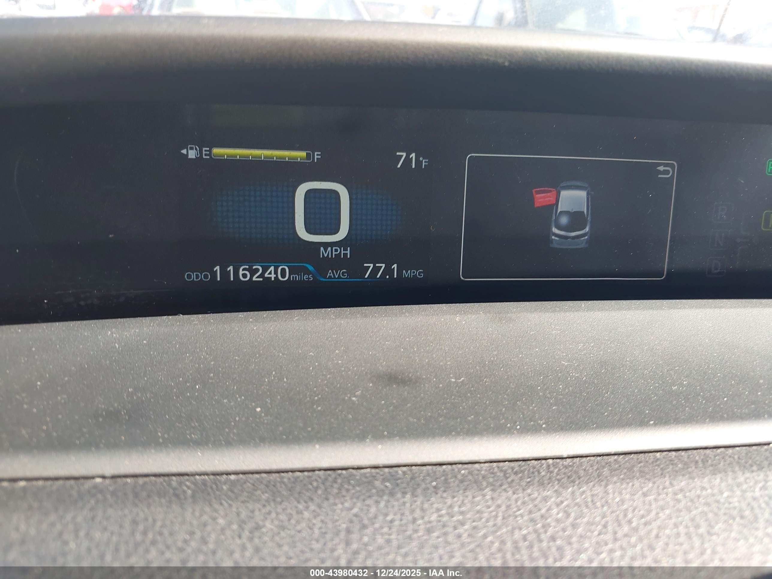 TOYOTA PRIUS image 7