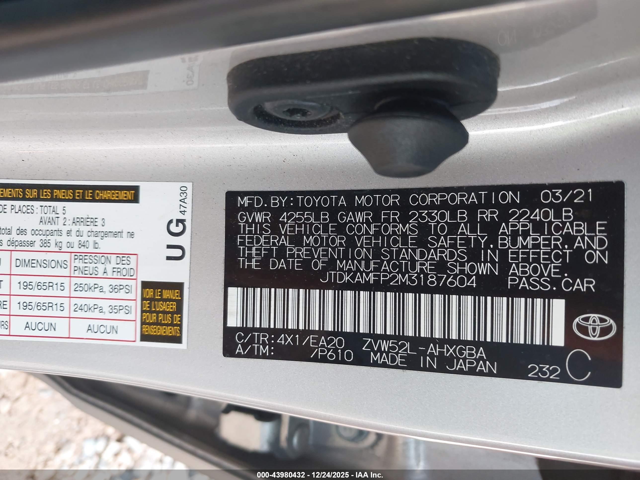 TOYOTA PRIUS image 9