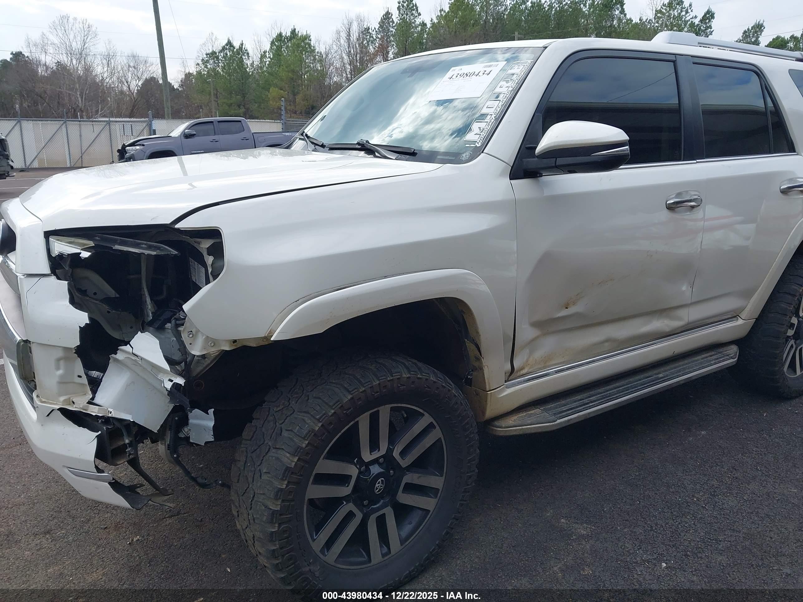 TOYOTA 4RUNNER image 6