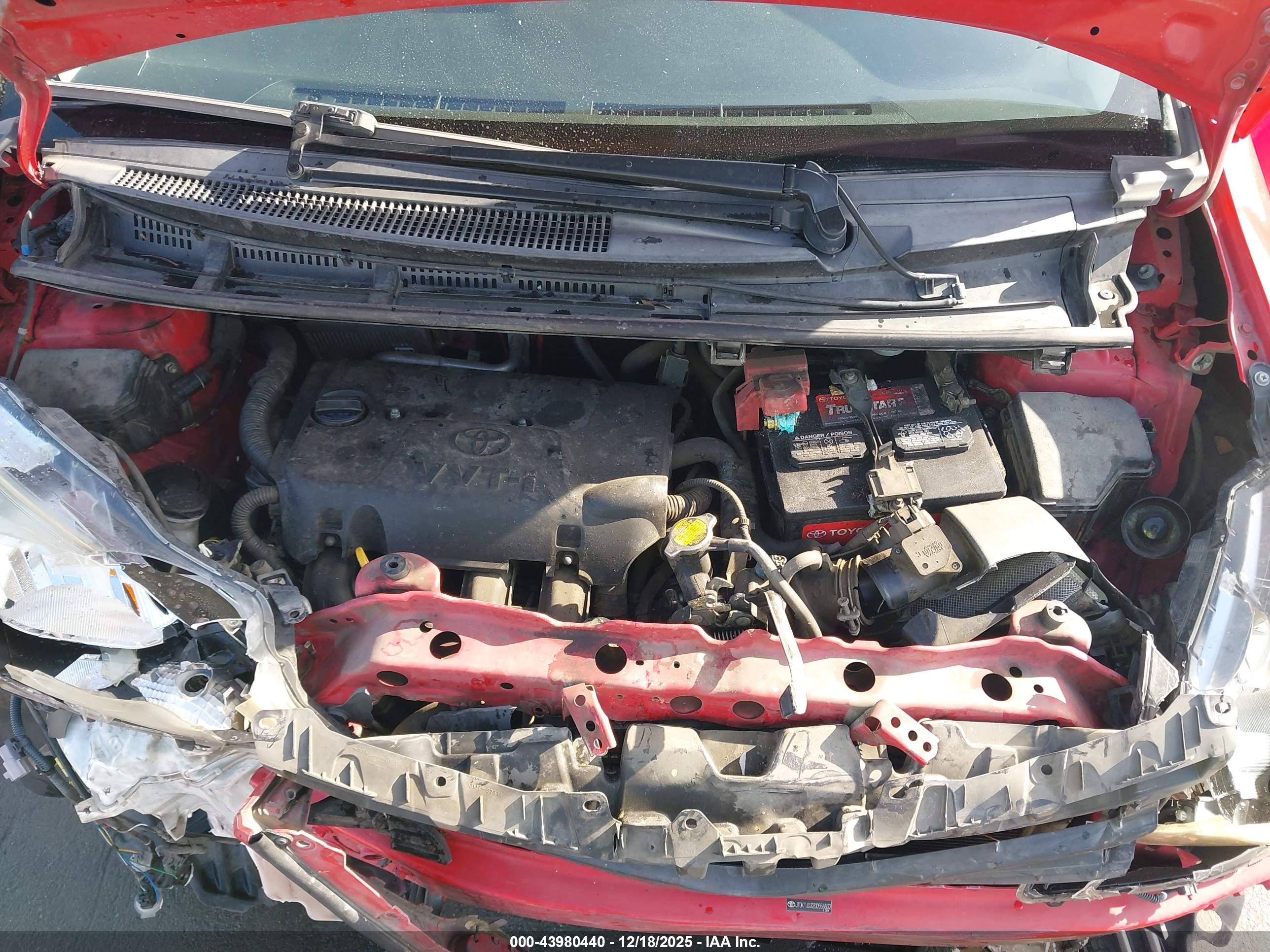 TOYOTA YARIS image 10