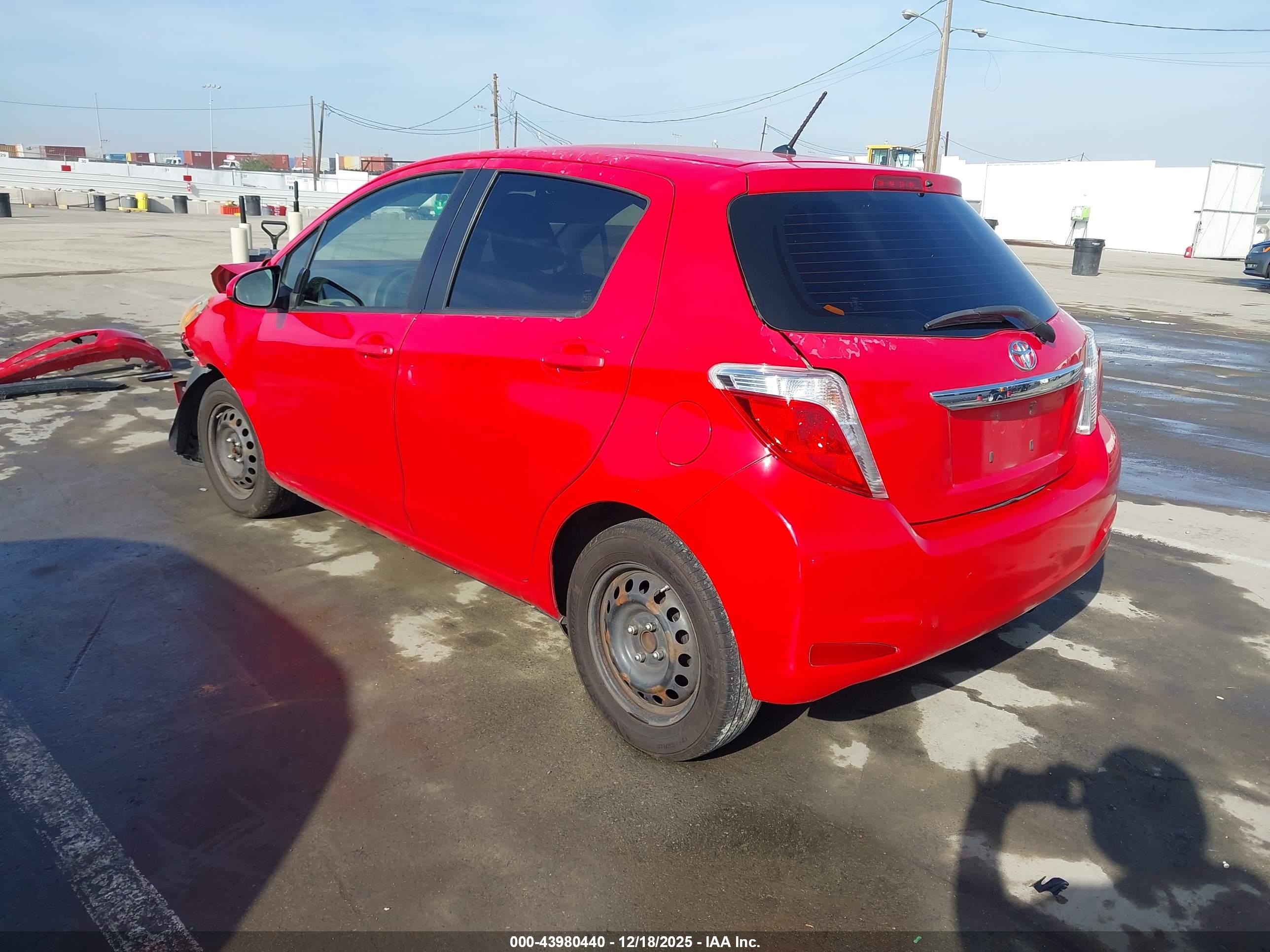 TOYOTA YARIS image 3