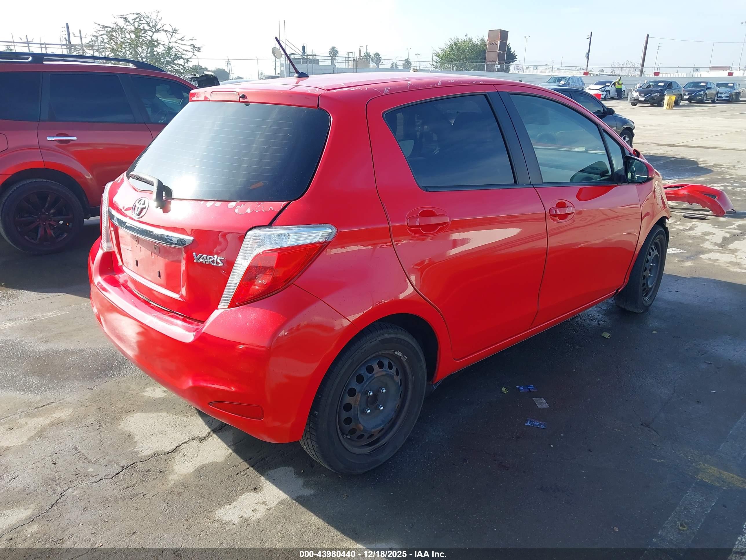 TOYOTA YARIS image 4