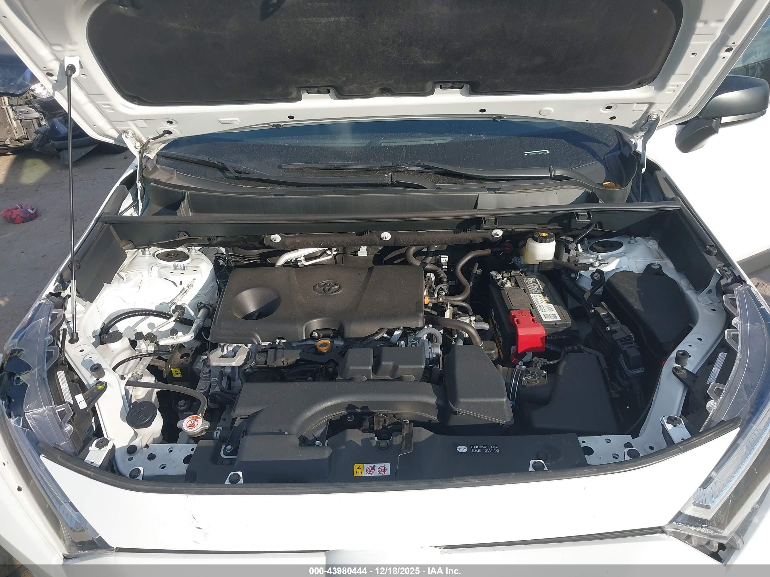 TOYOTA RAV4 image 10