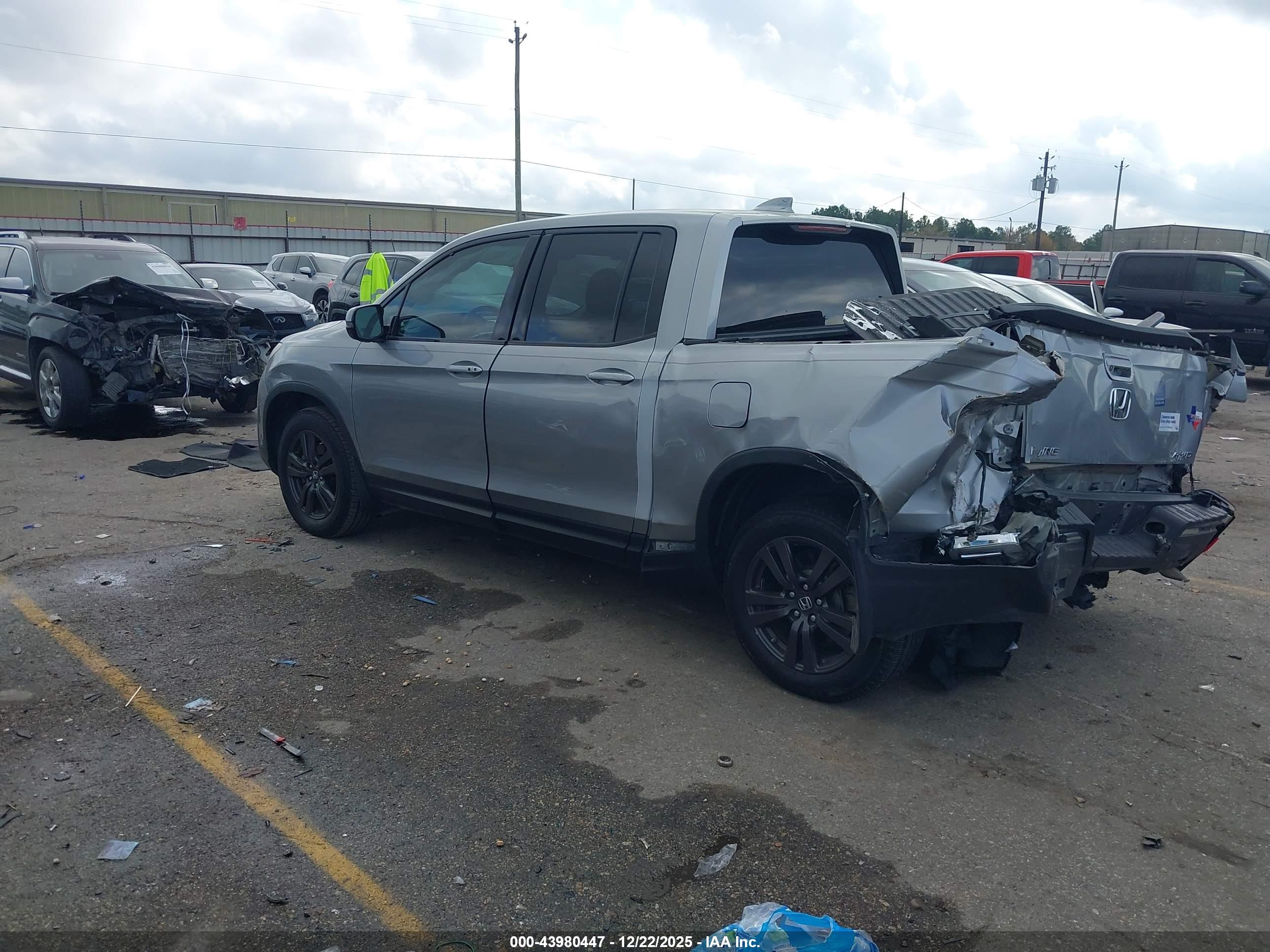 HONDA RIDGELINE image 3