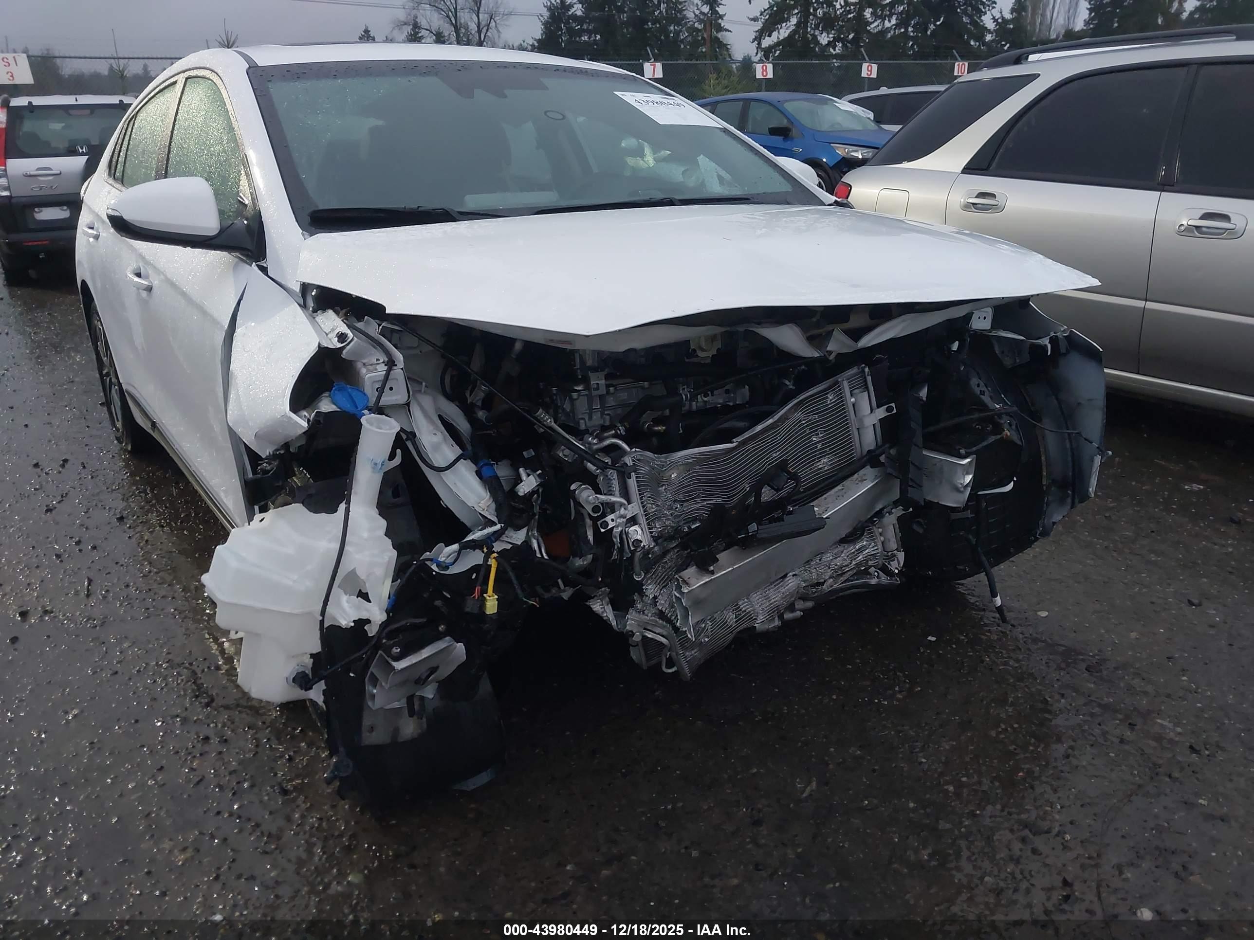 HYUNDAI IONIQ image 6