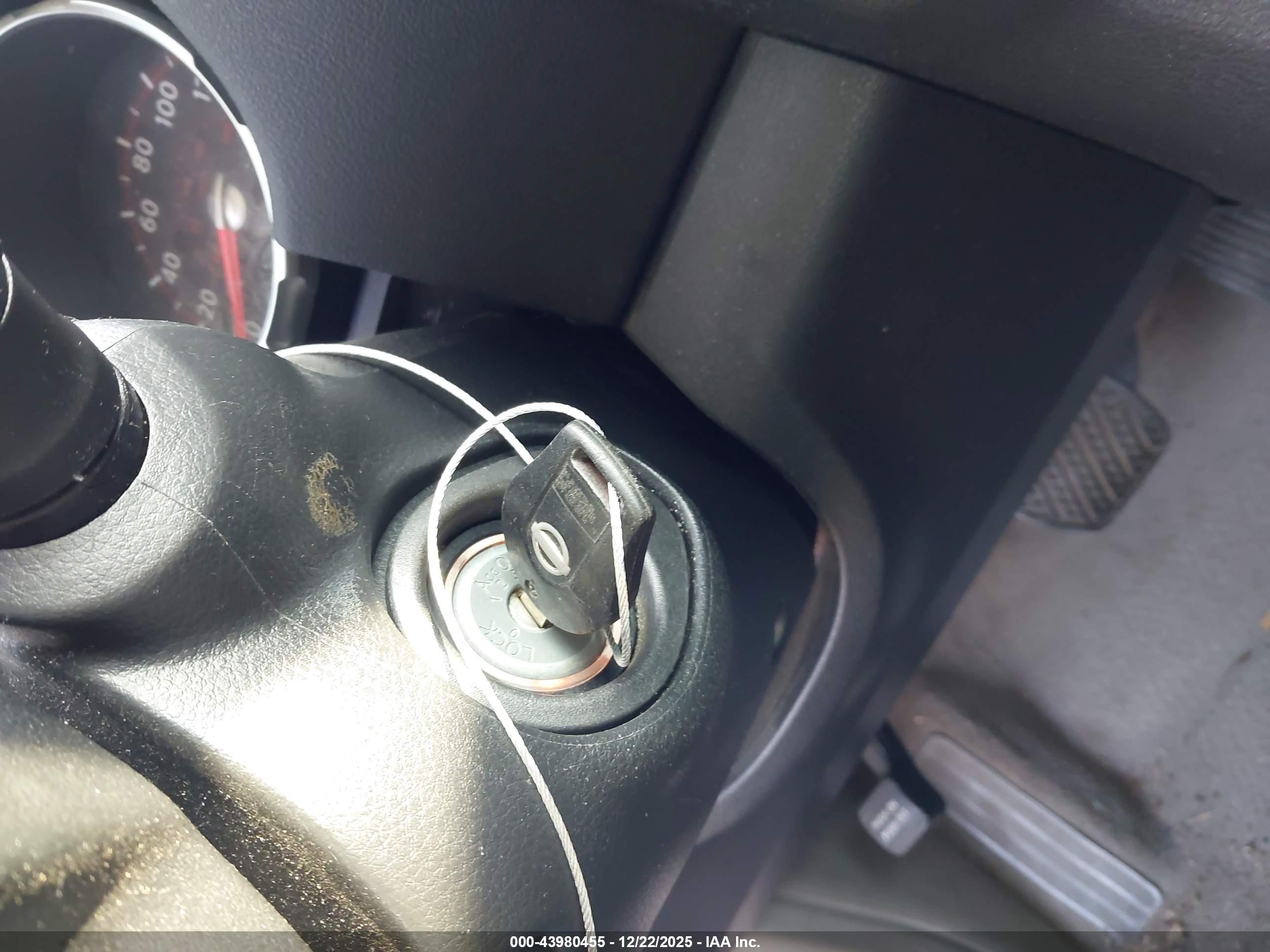 NISSAN ROGUE image 11