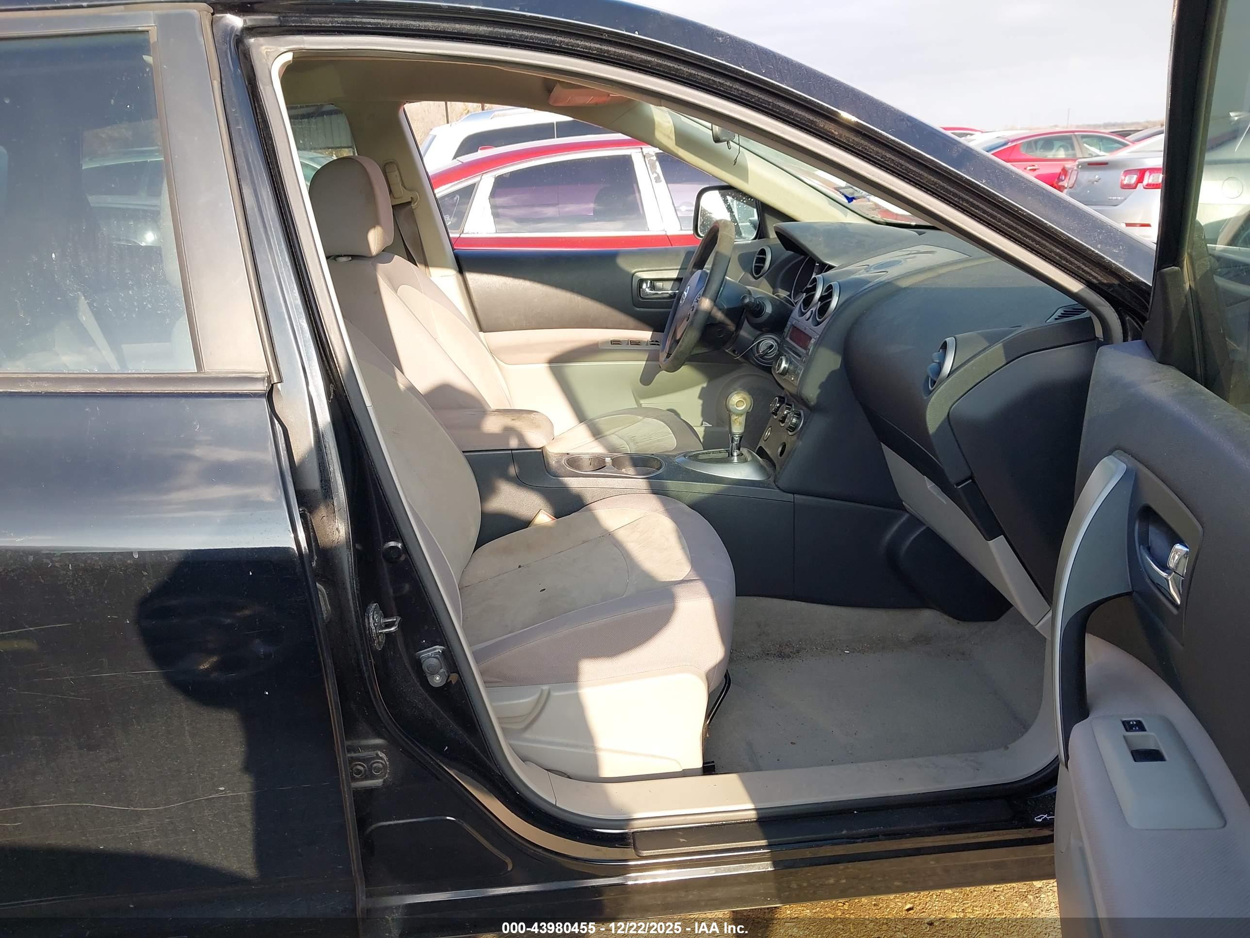 NISSAN ROGUE image 5