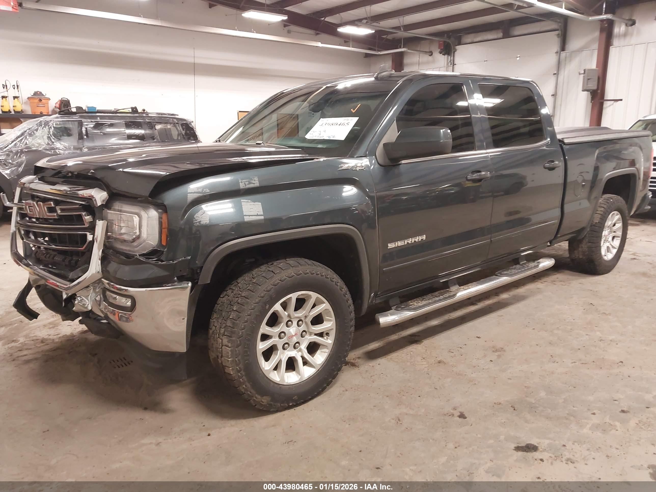 GMC SIERRA image 2