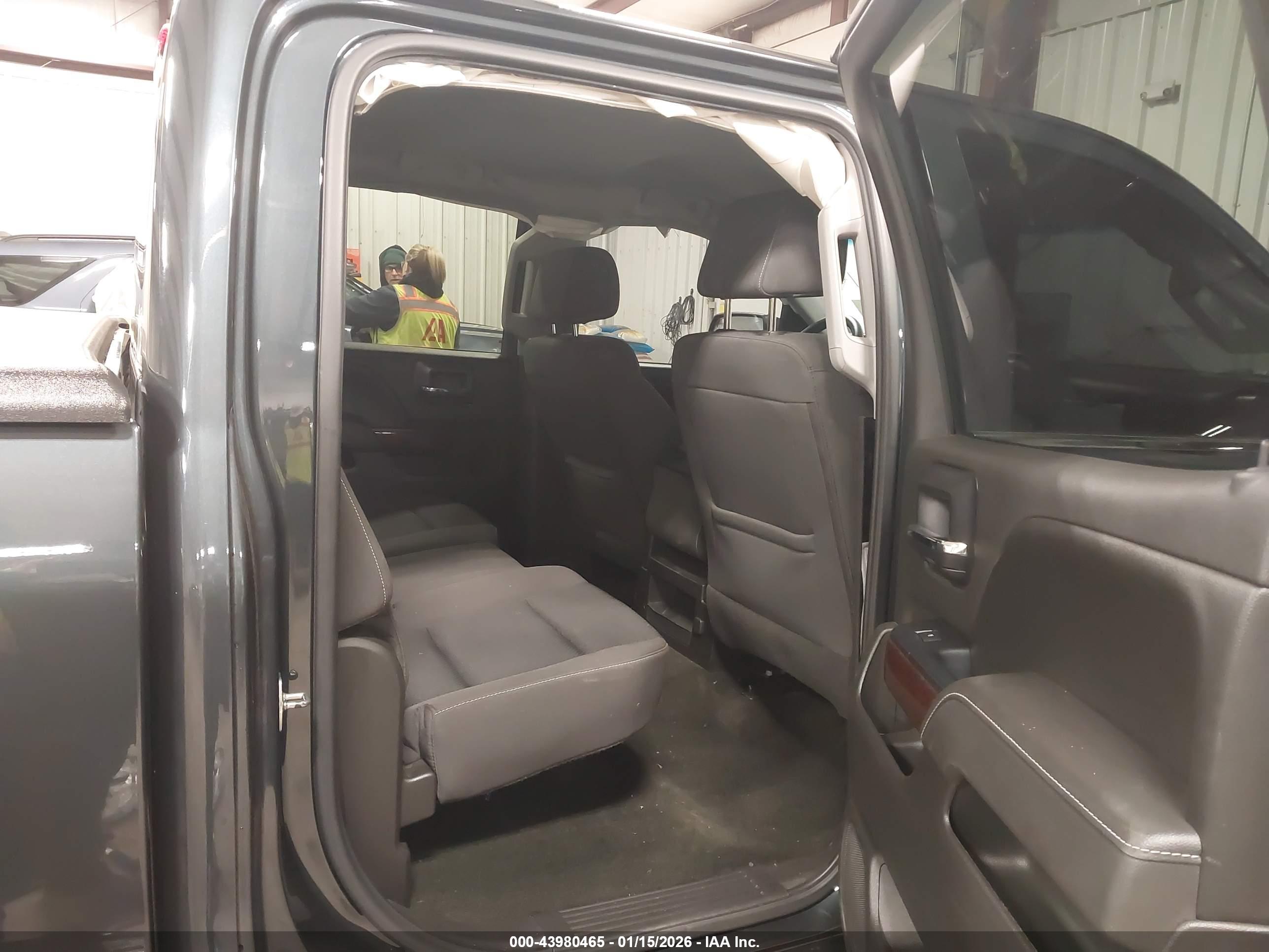 GMC SIERRA image 8