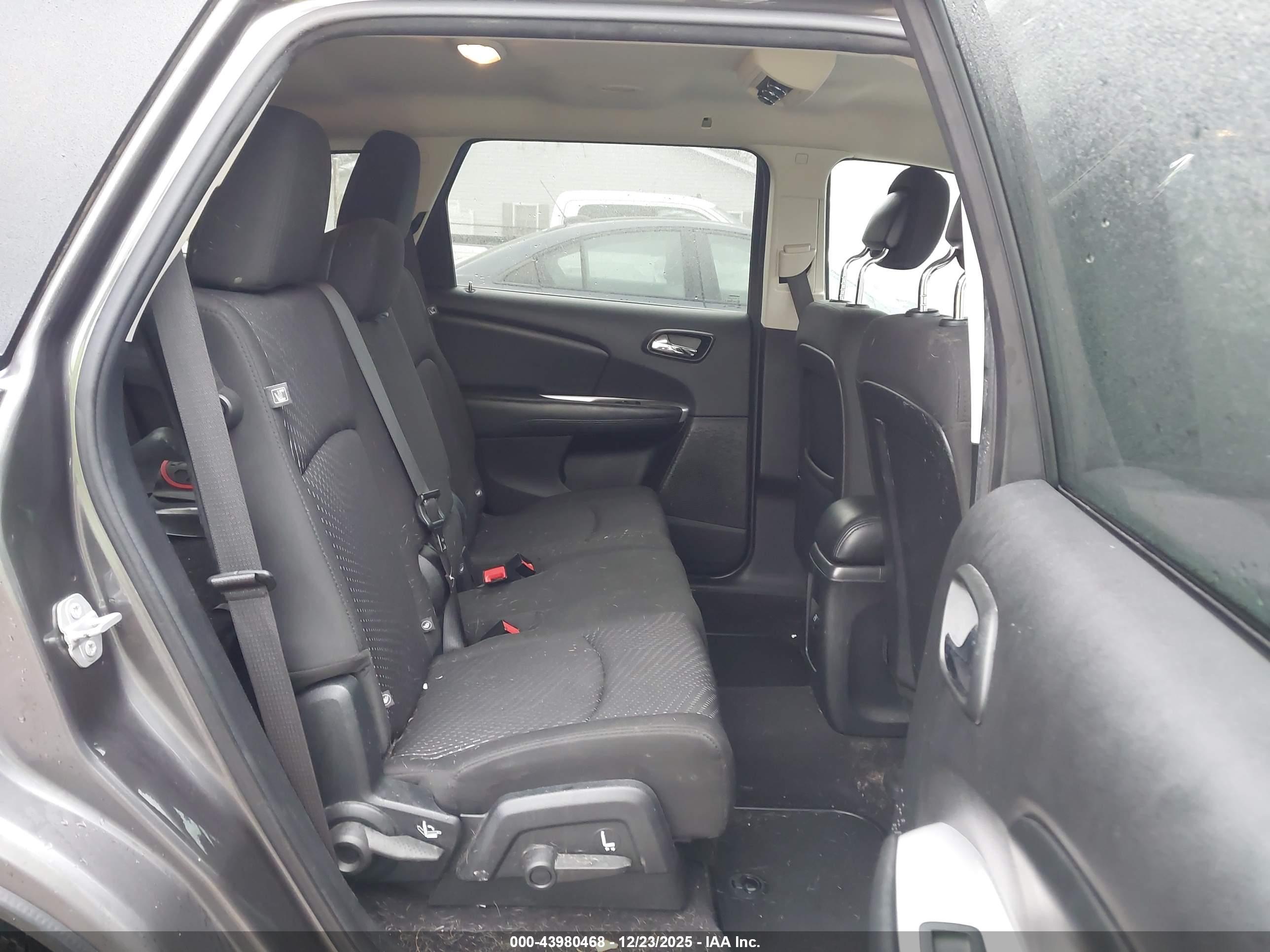DODGE JOURNEY image 8