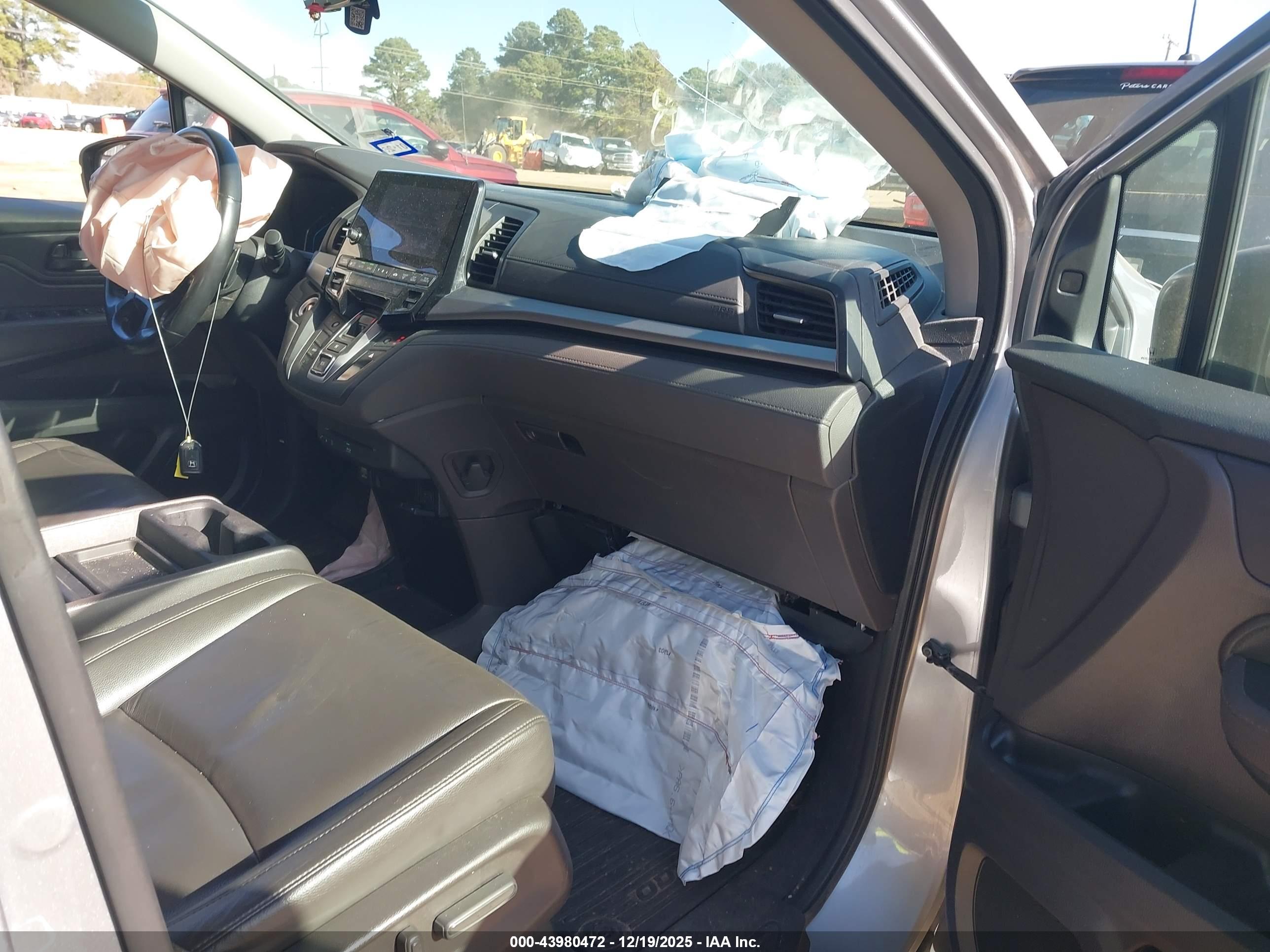 HONDA ODYSSEY image 5
