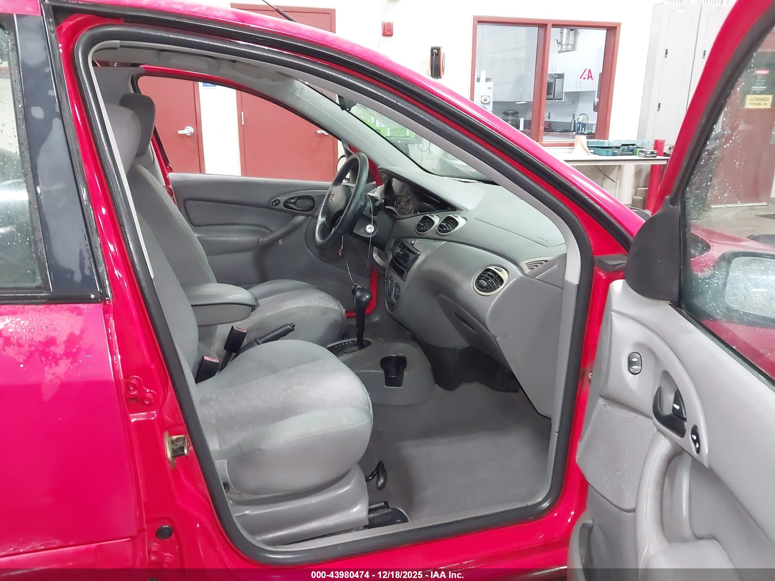 FORD FOCUS image 5
