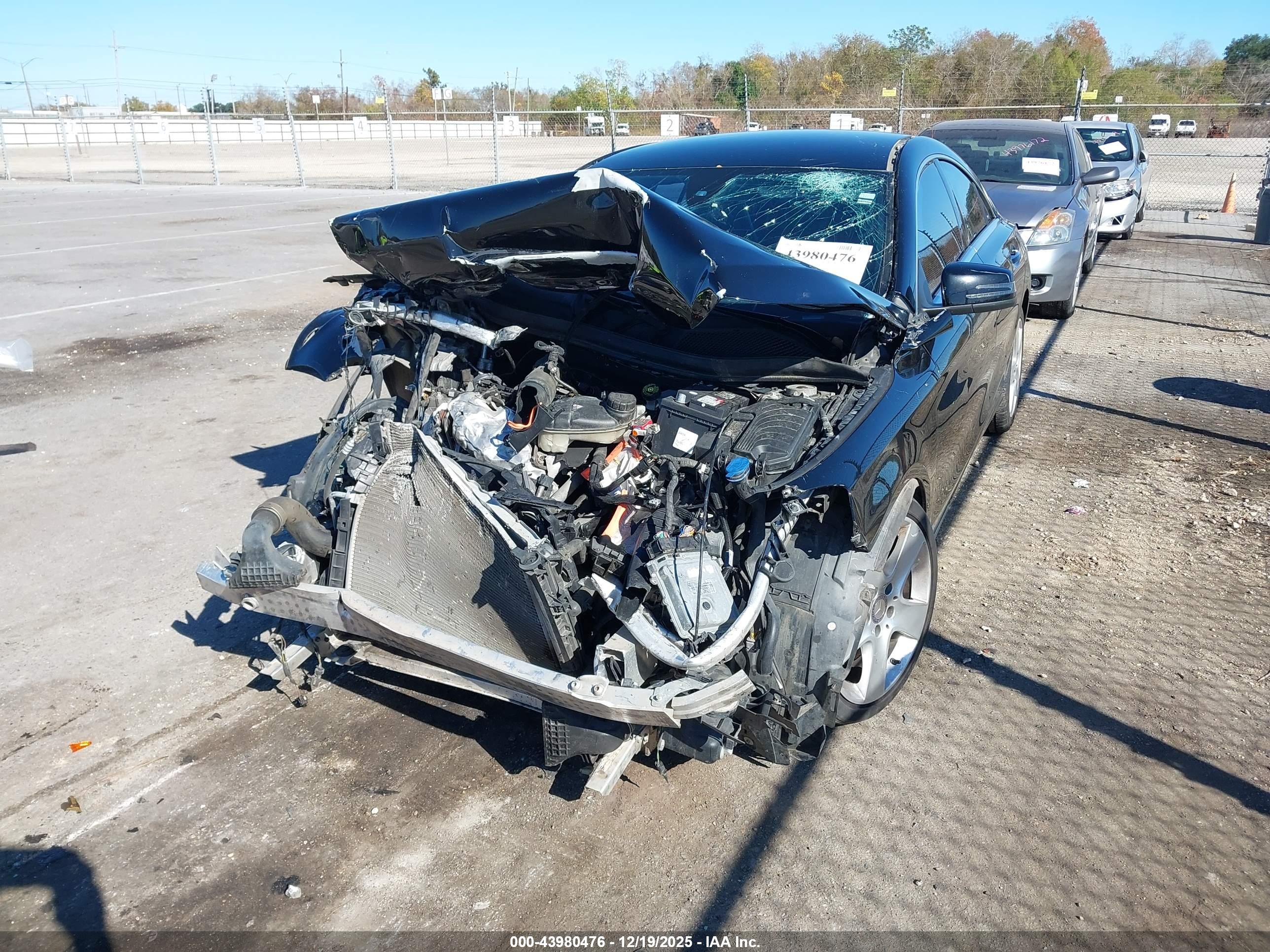 MERCEDES-BENZ CLA image 2