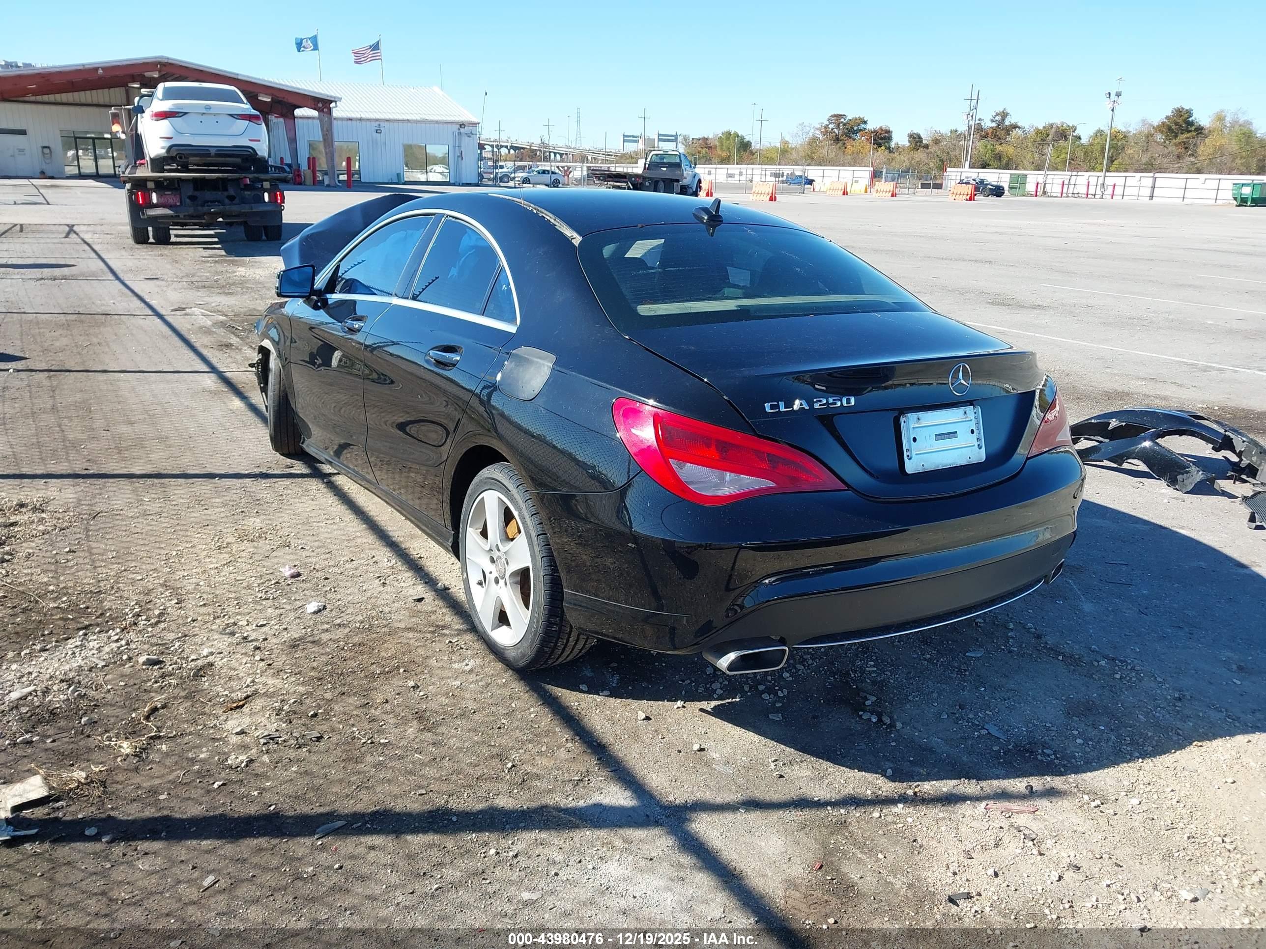 MERCEDES-BENZ CLA image 3
