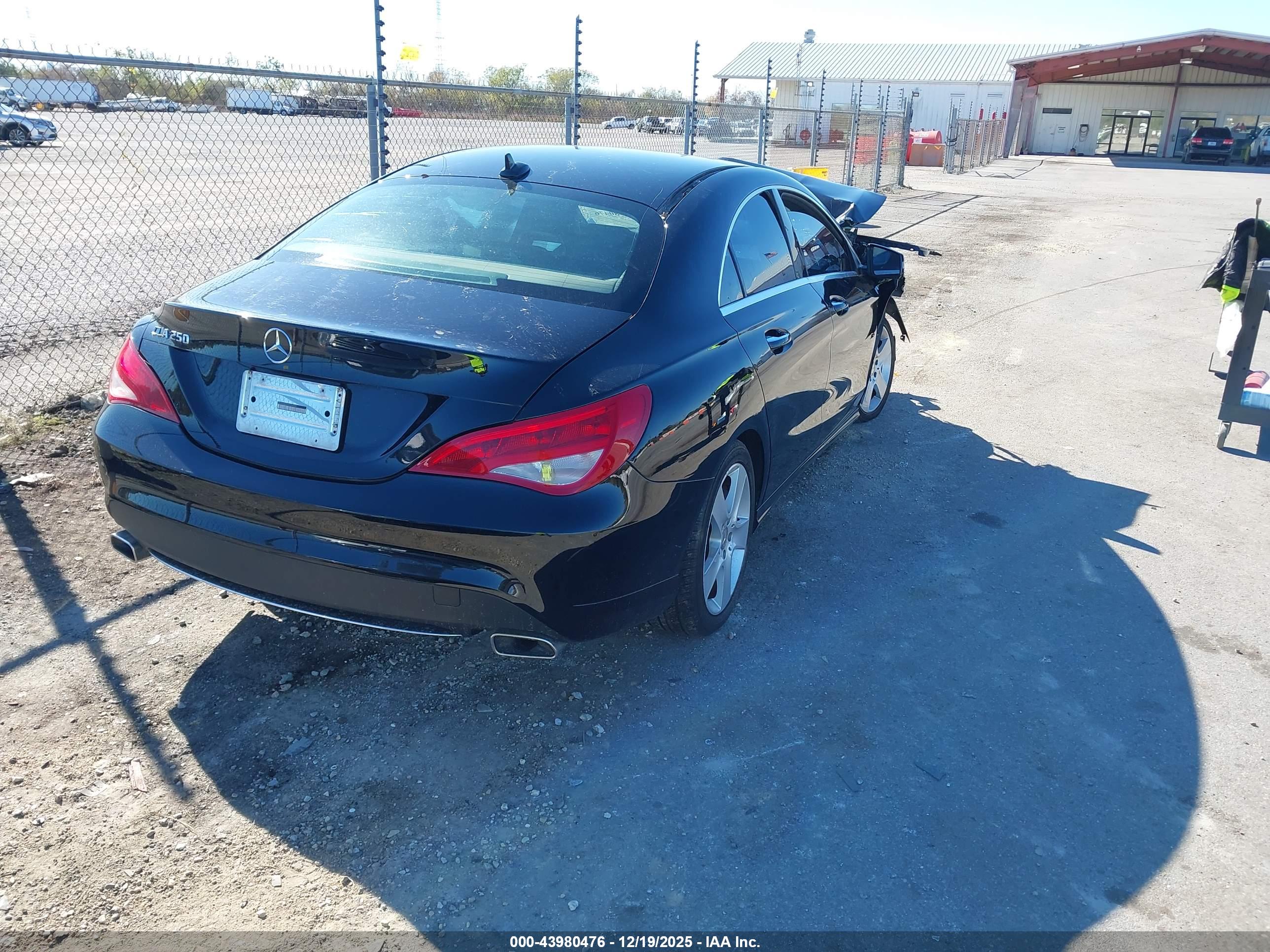 MERCEDES-BENZ CLA image 4