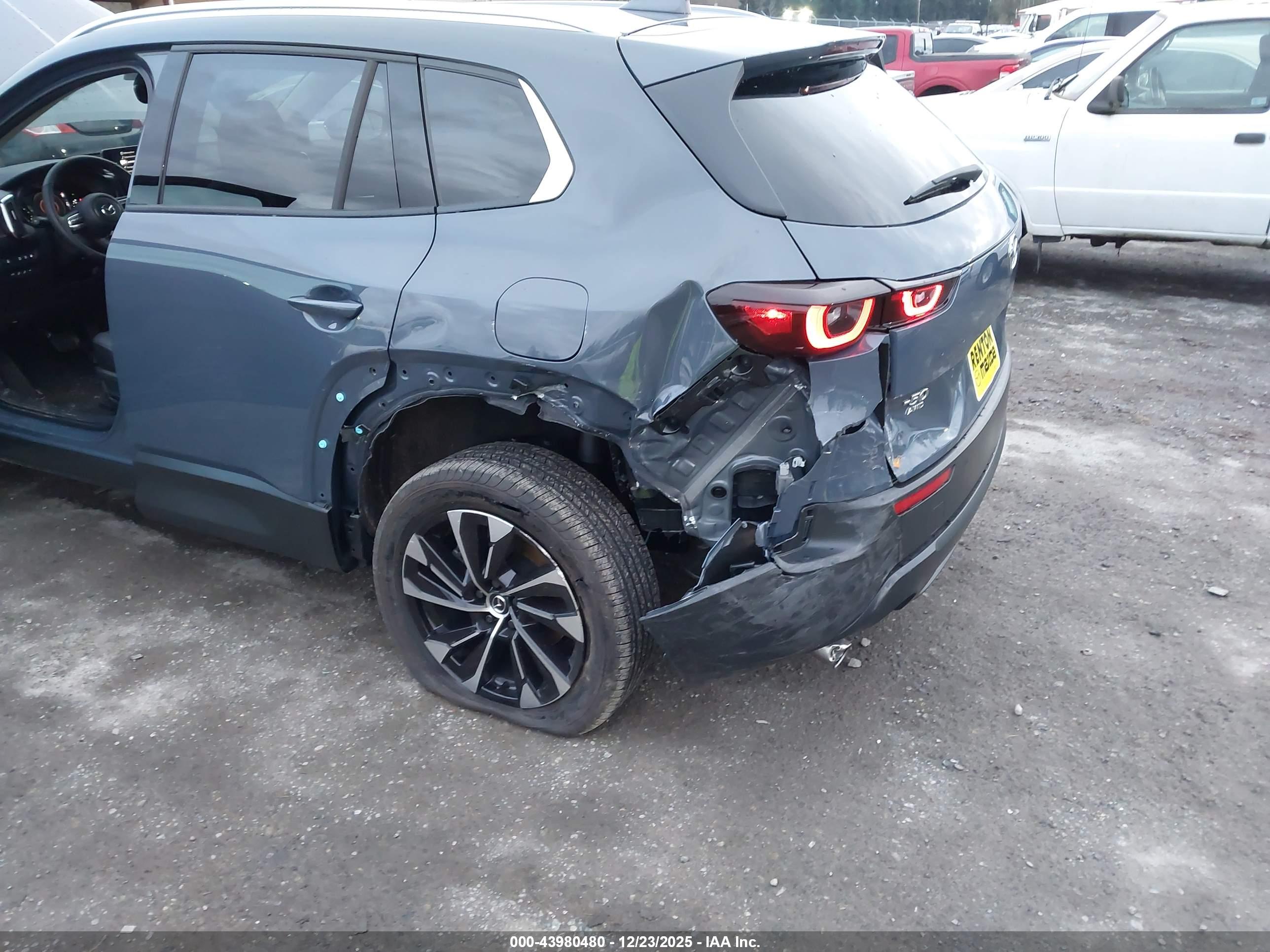 MAZDA CX-50 image 6