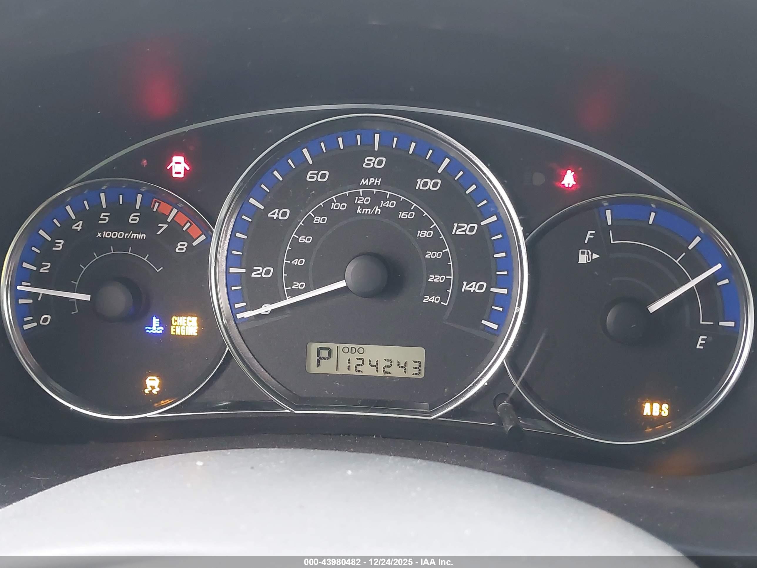 SUBARU FORESTER image 7