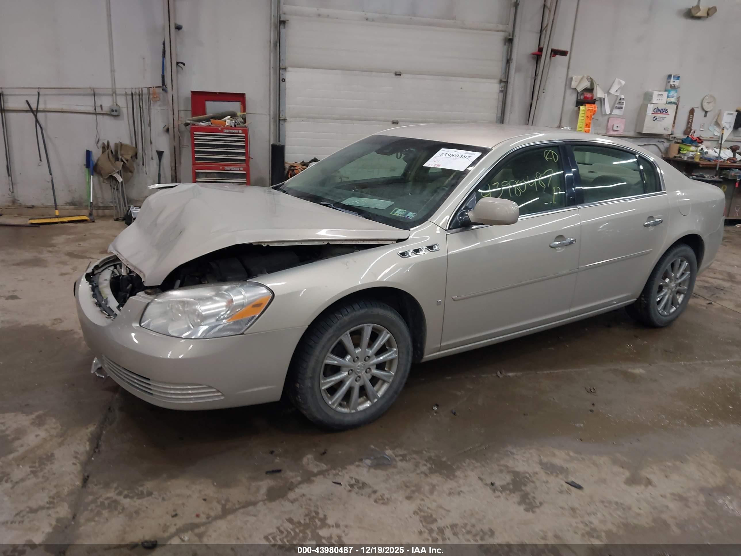 BUICK LUCERNE image 2