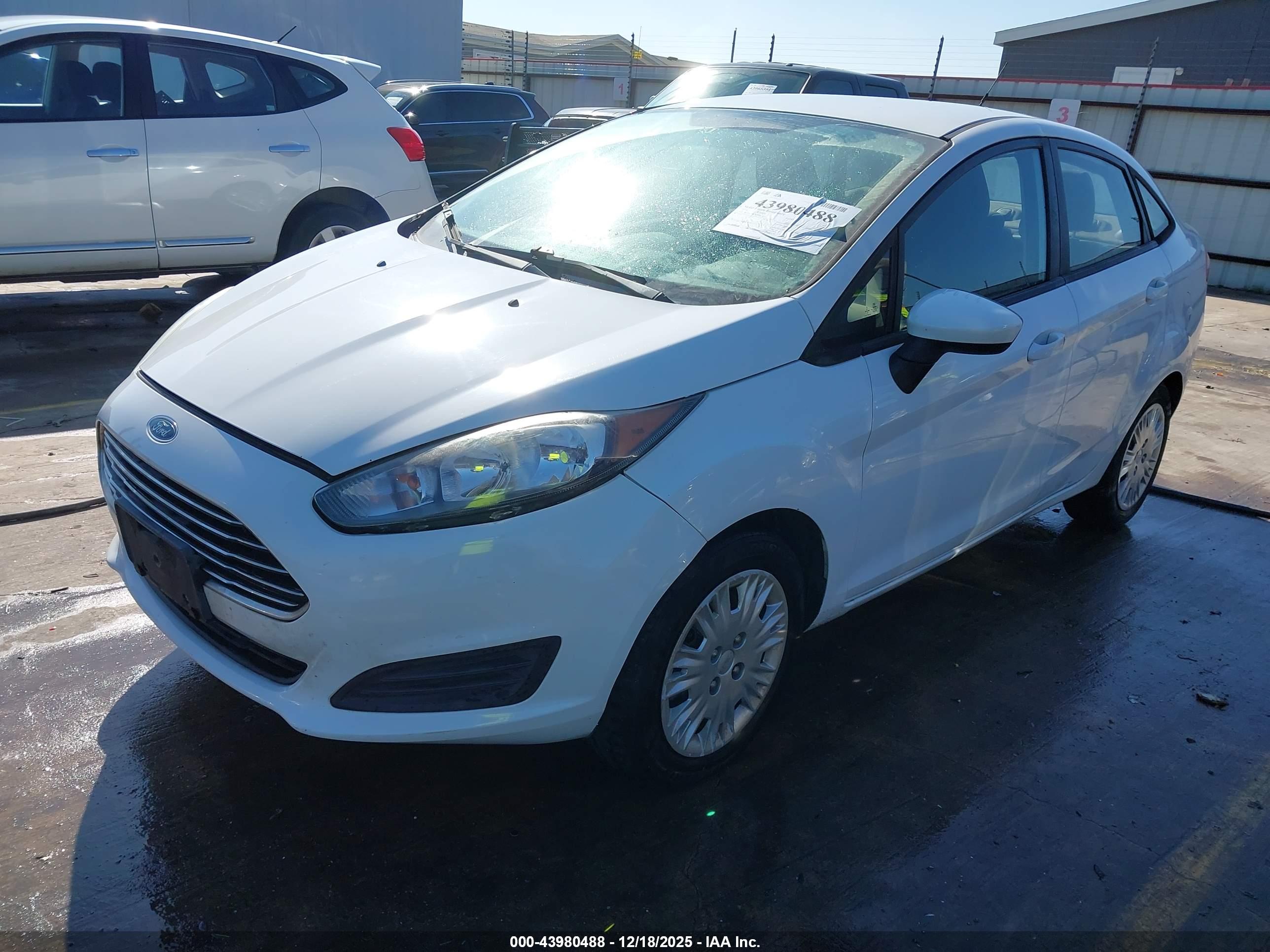 FORD FIESTA image 2