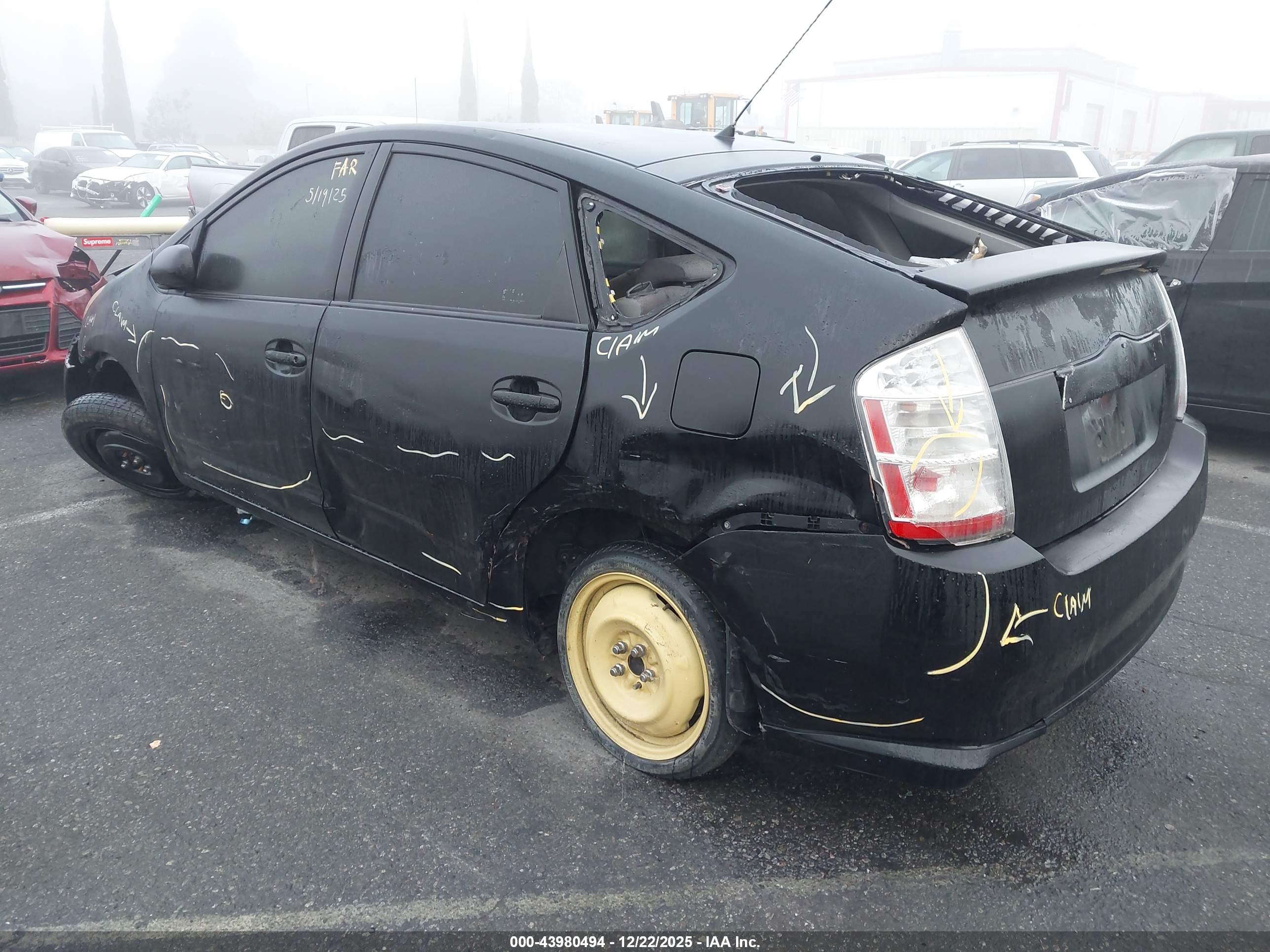 TOYOTA PRIUS image 3