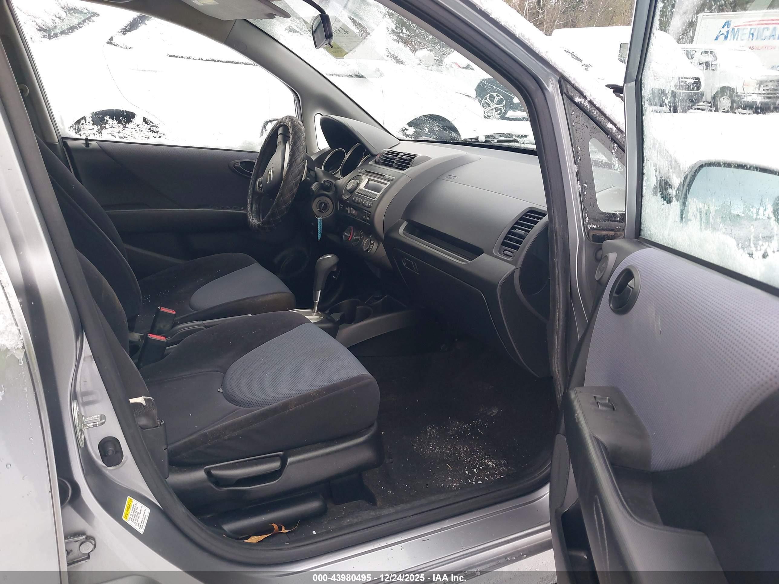 HONDA FIT image 5