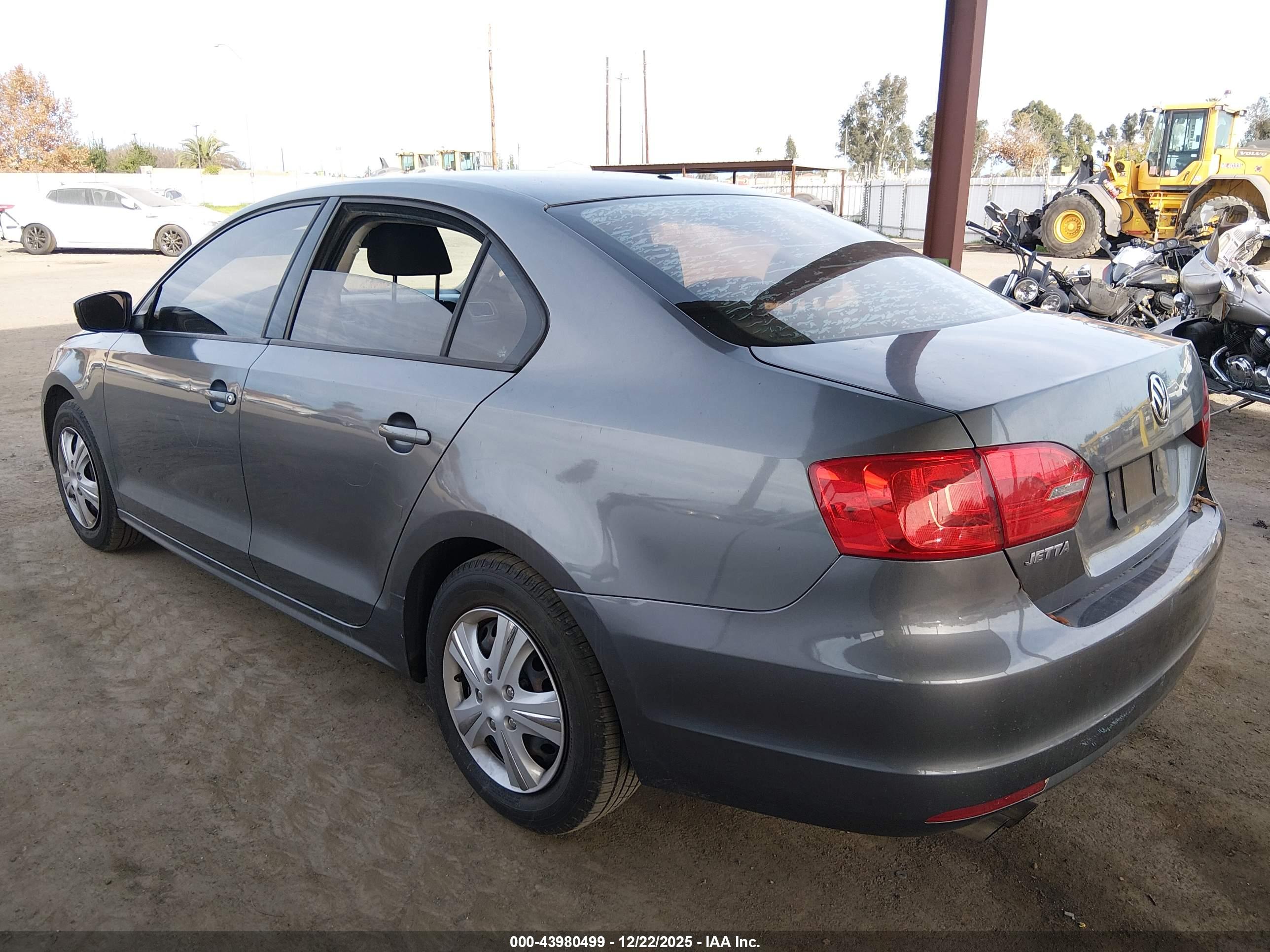 VOLKSWAGEN JETTA image 3