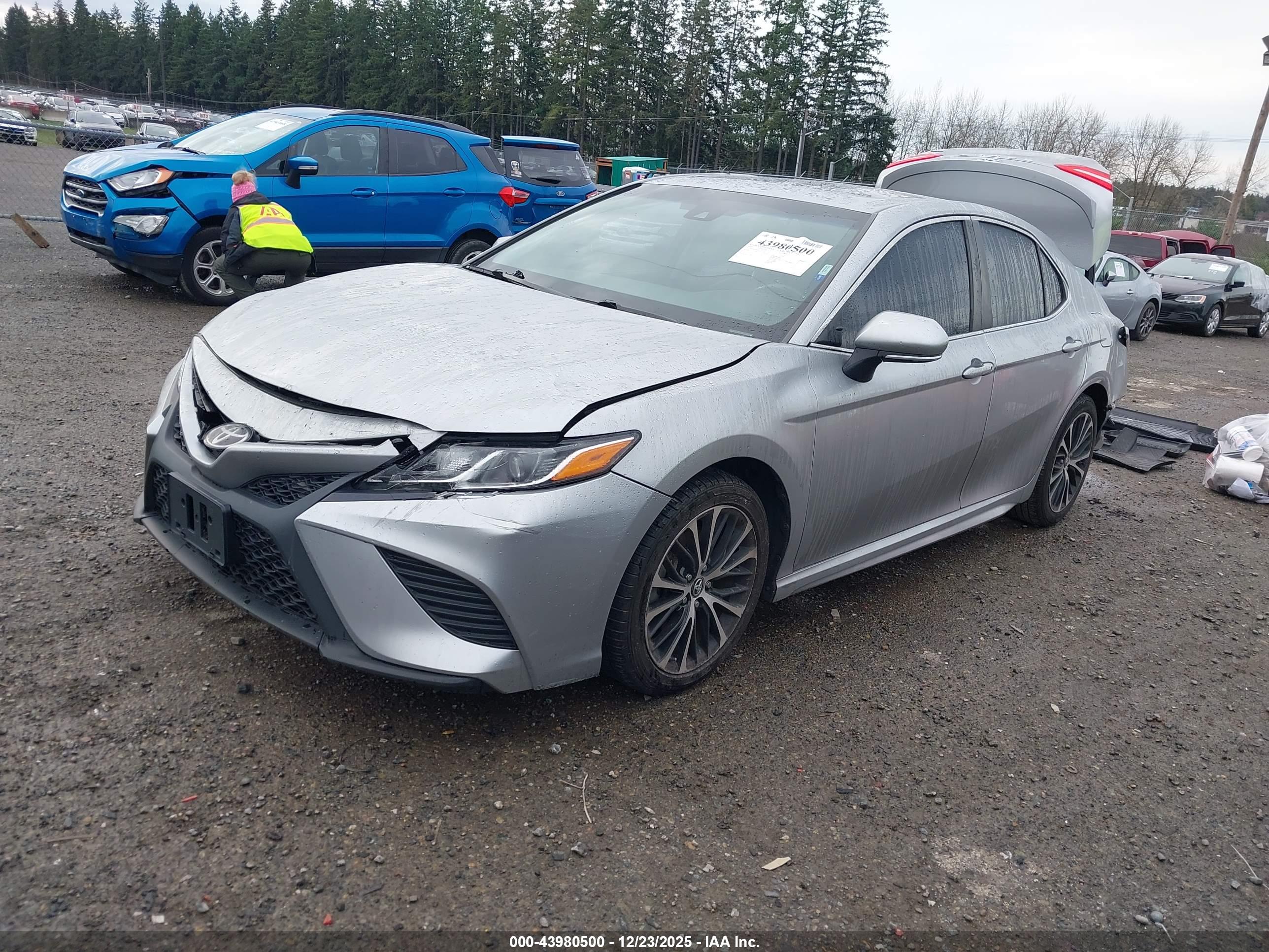 TOYOTA CAMRY image 2