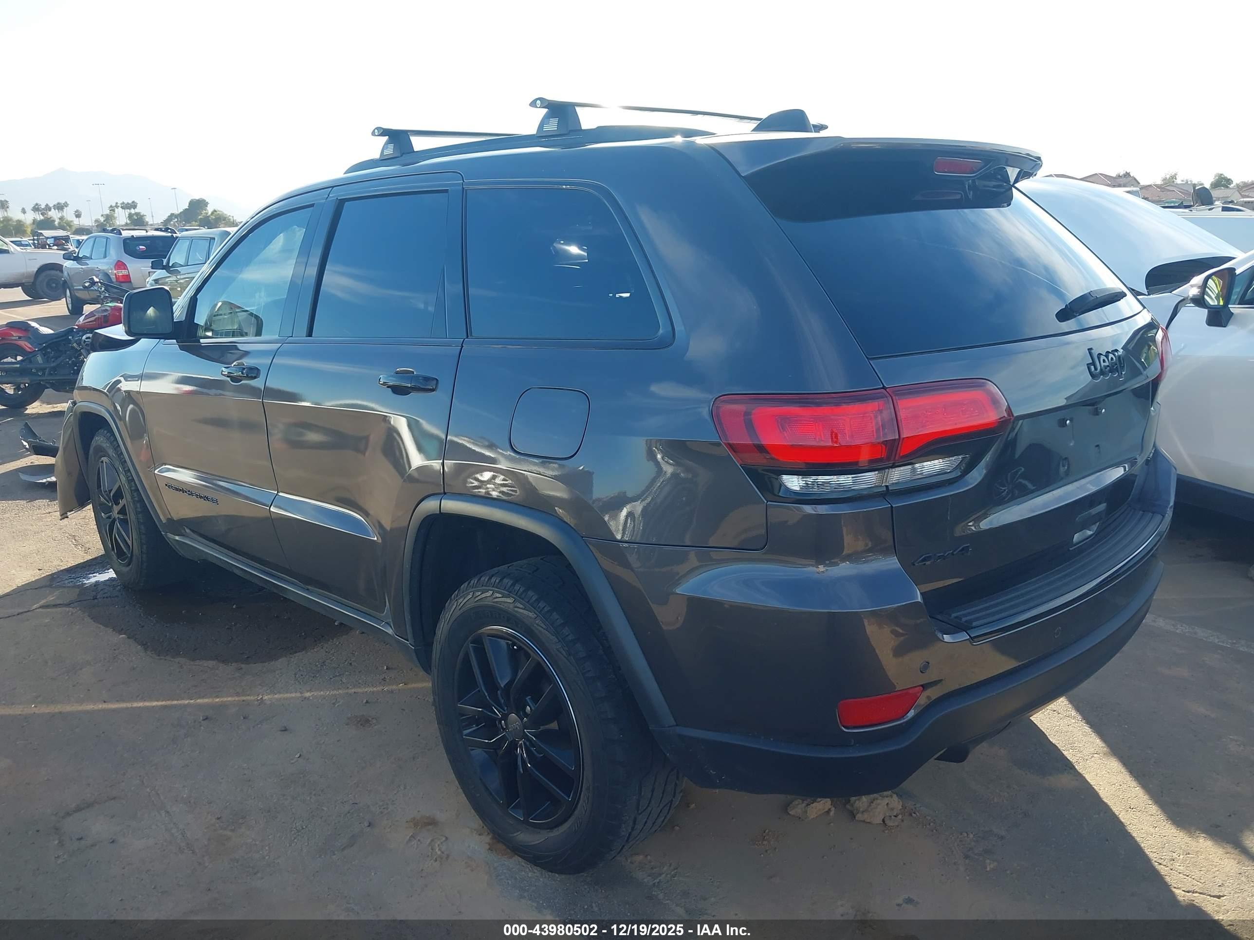 JEEP GRAND image 3