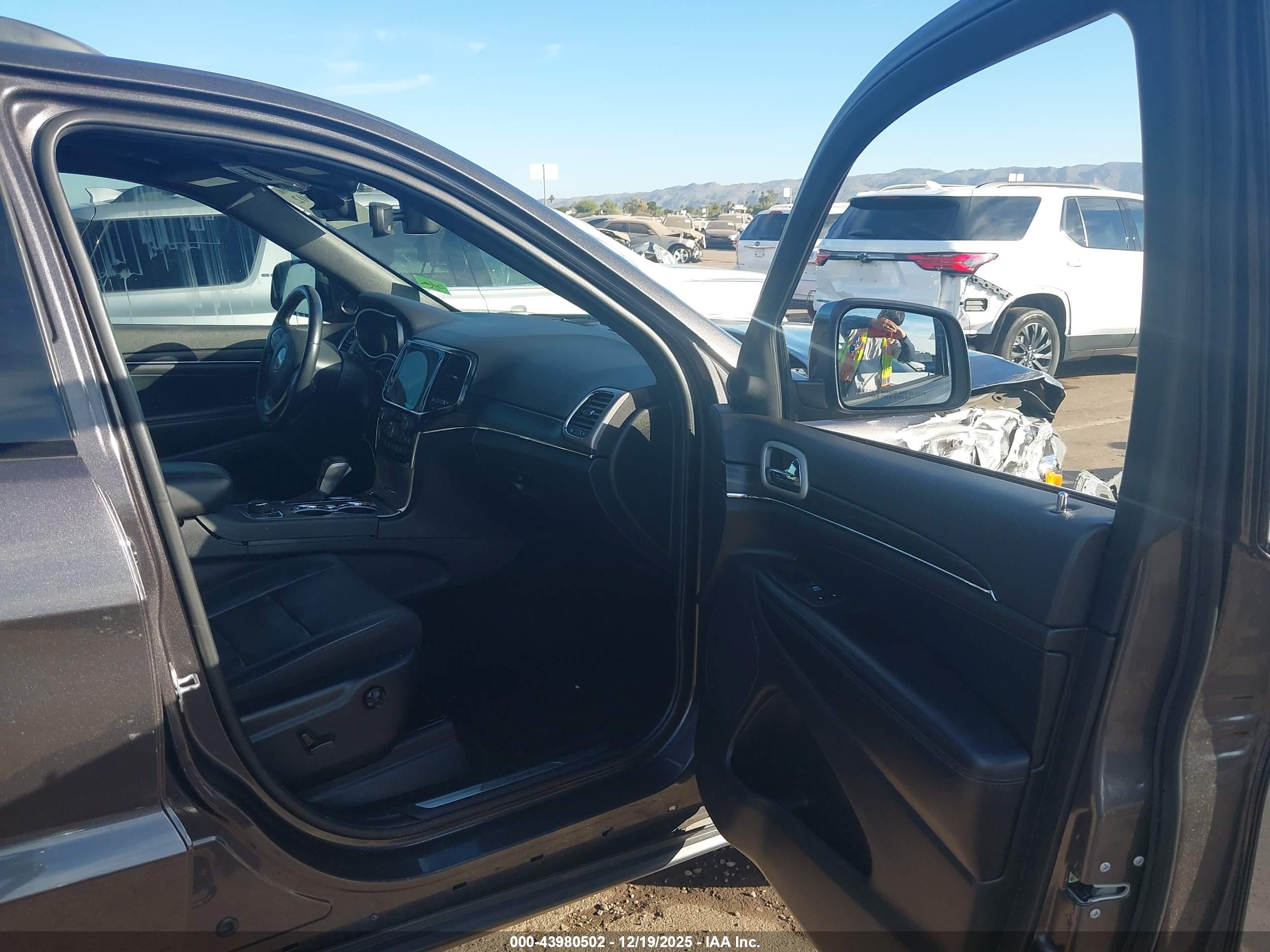 JEEP GRAND image 5