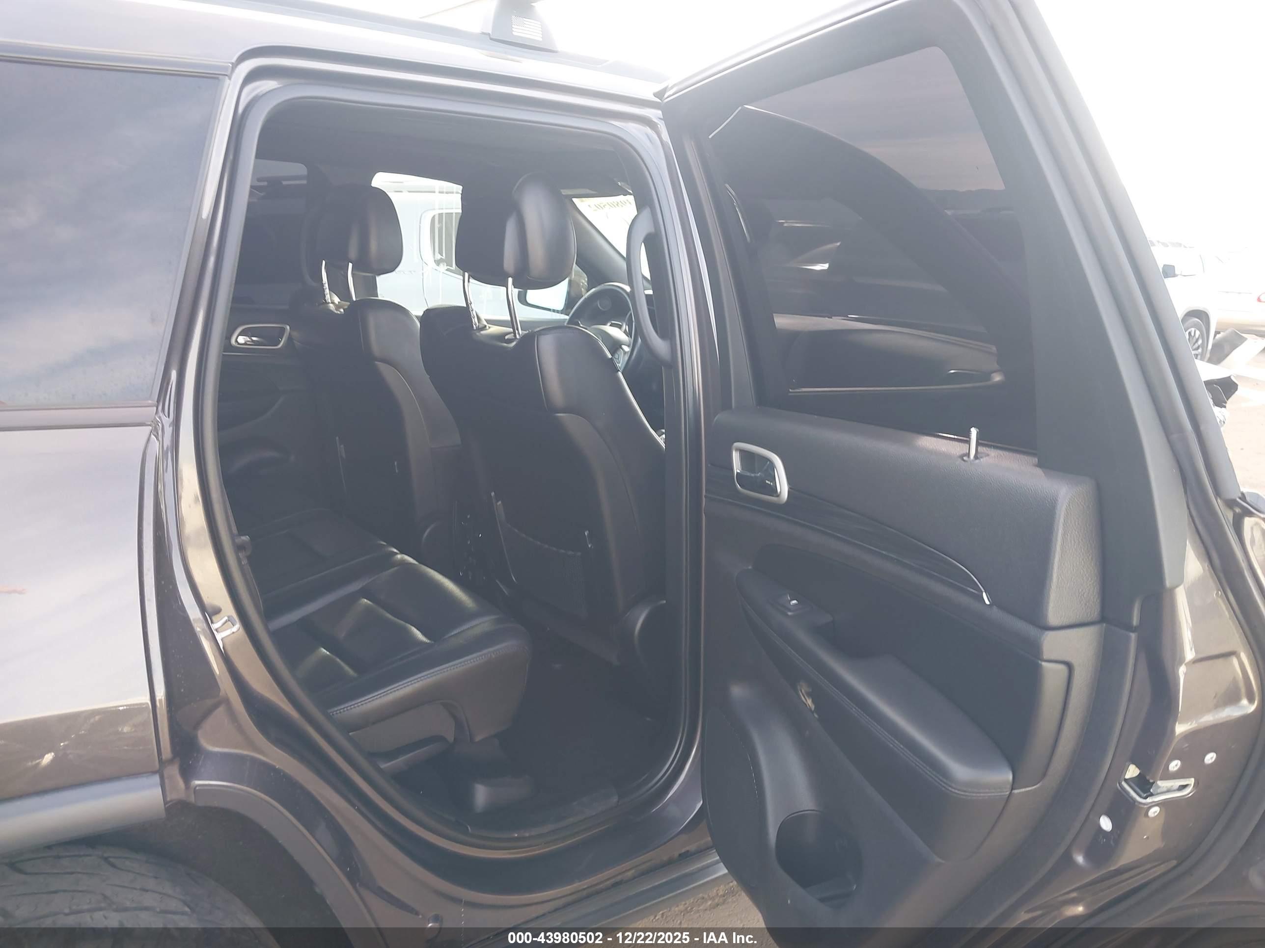 JEEP GRAND image 8