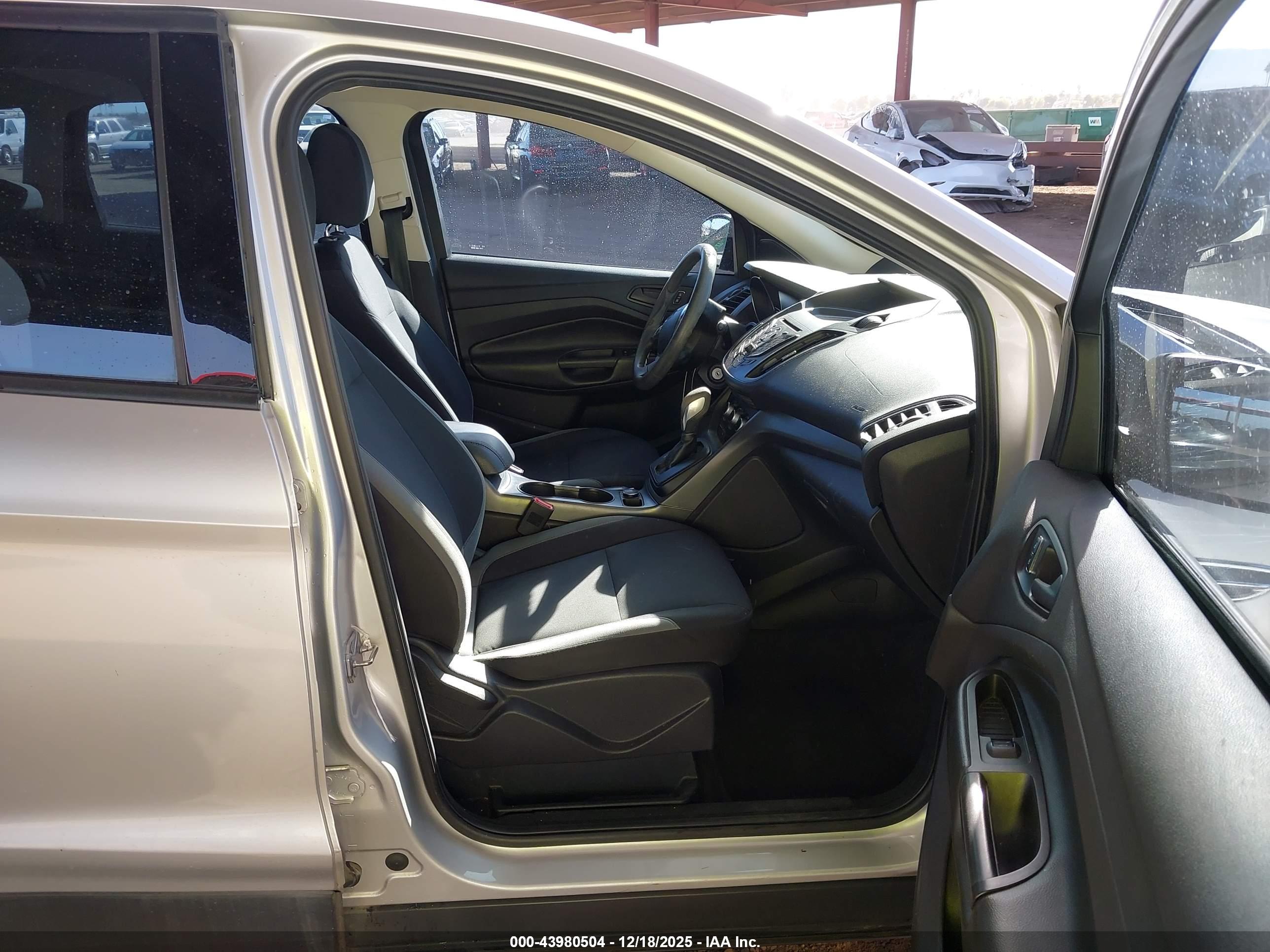 FORD ESCAPE image 5