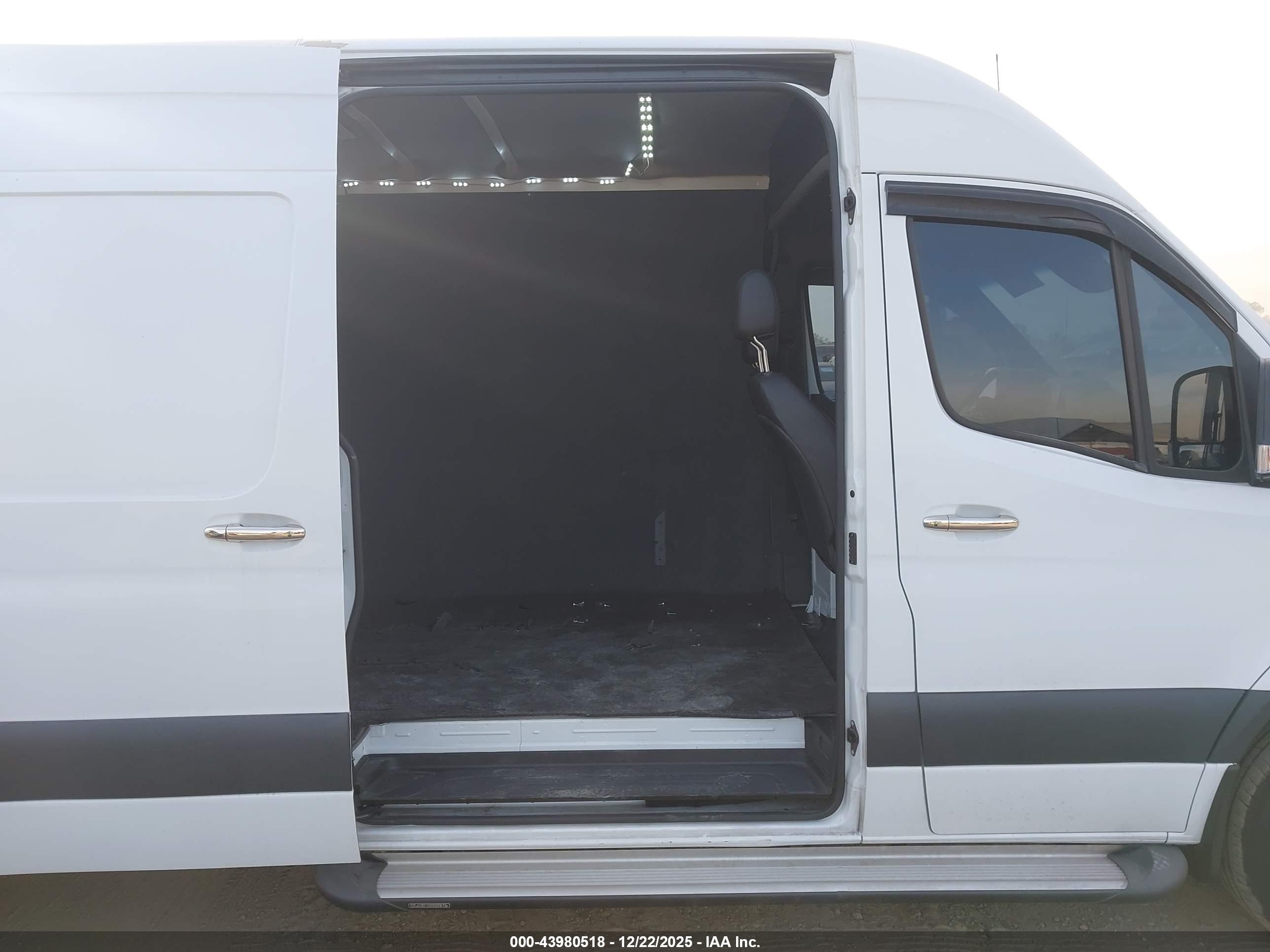 FREIGHTLINER SPRINTER image 8