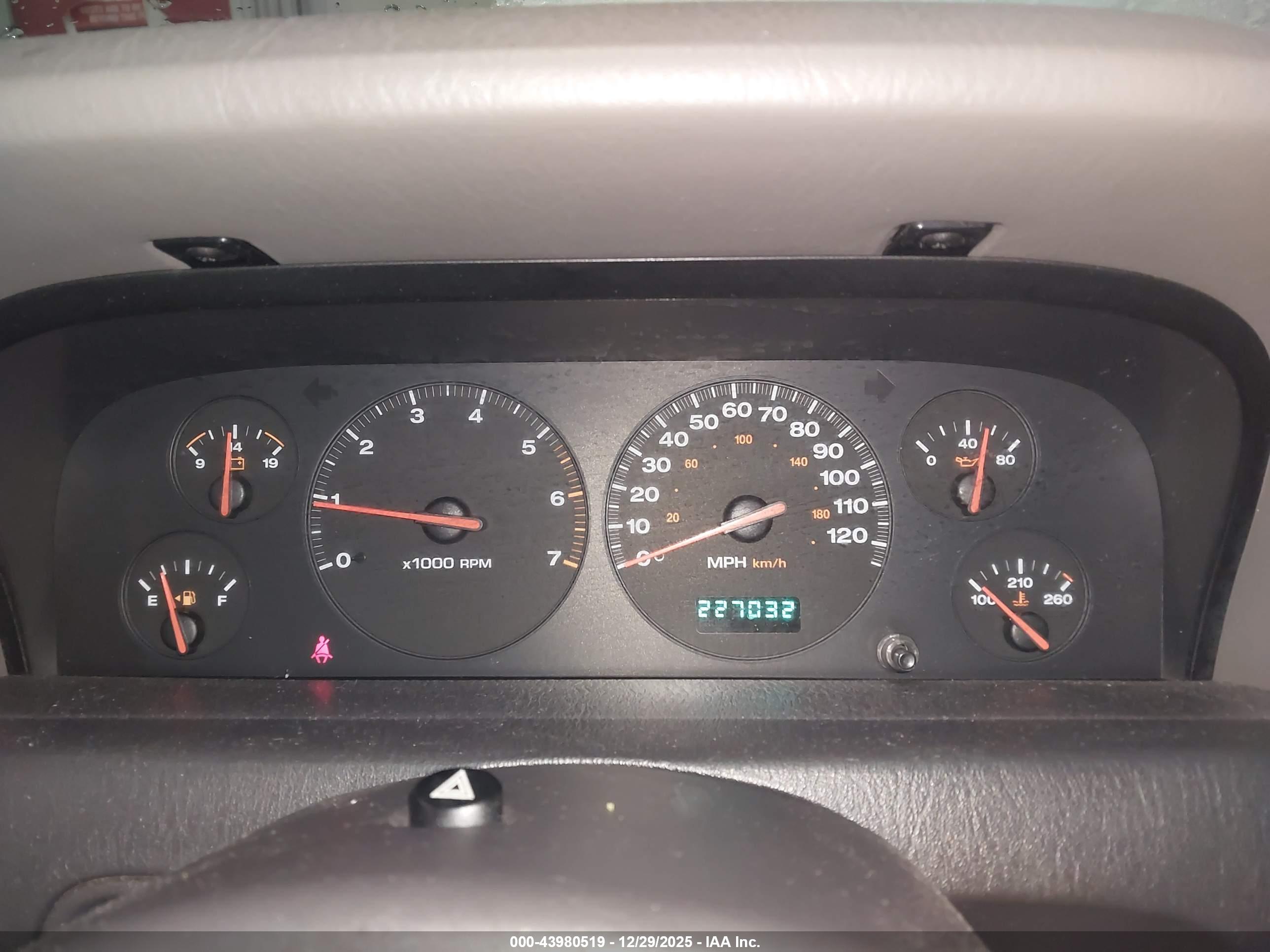JEEP GRAND image 7