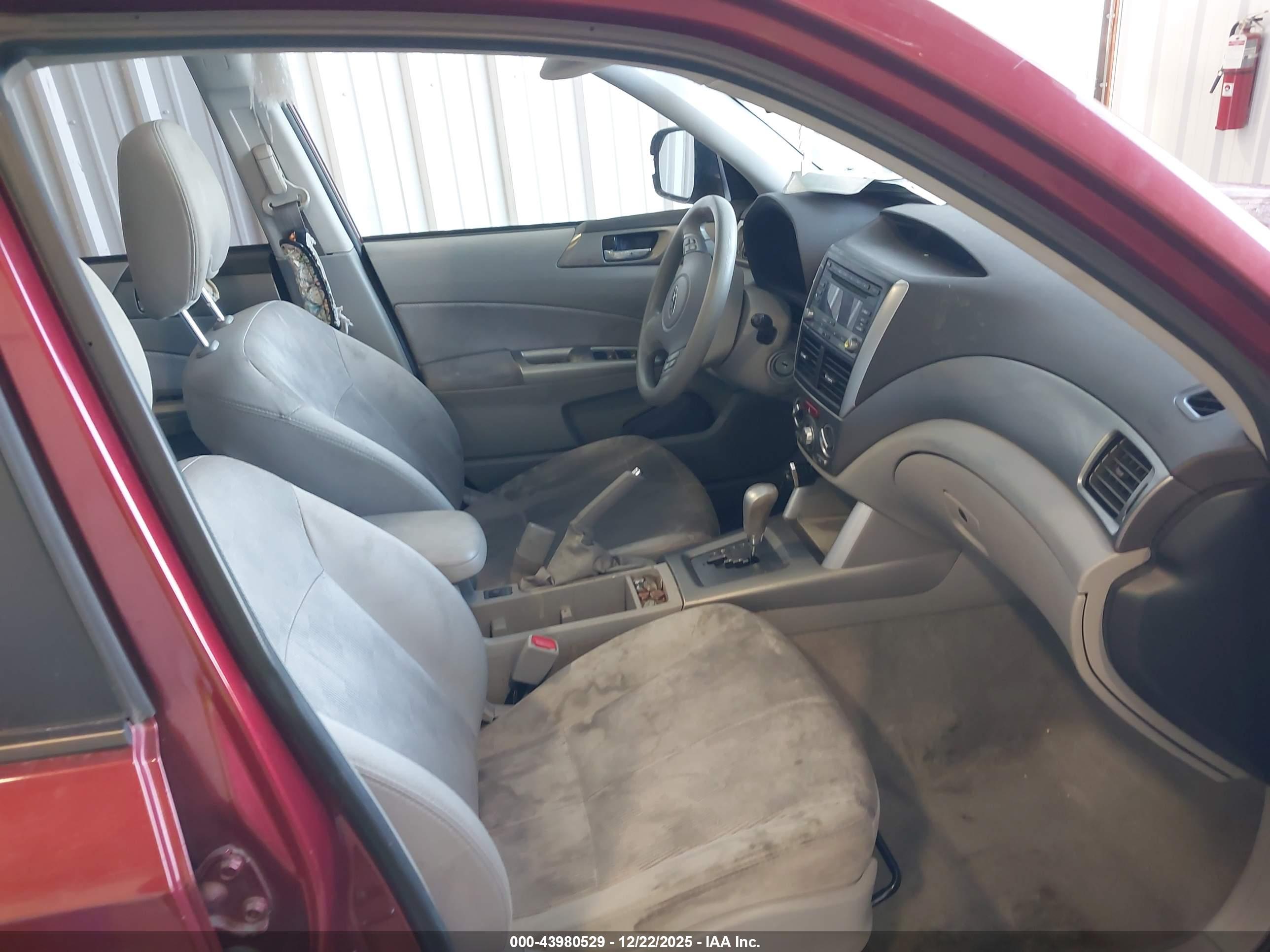 SUBARU FORESTER image 5
