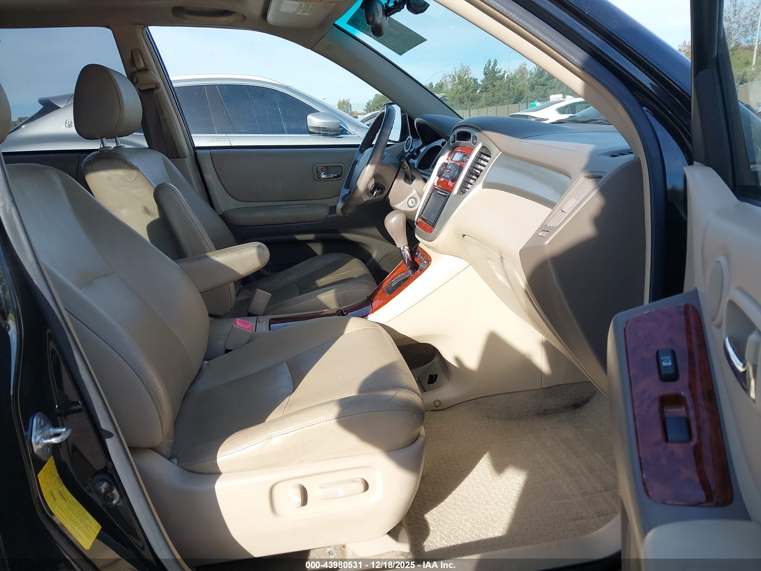 TOYOTA HIGHLANDER image 5