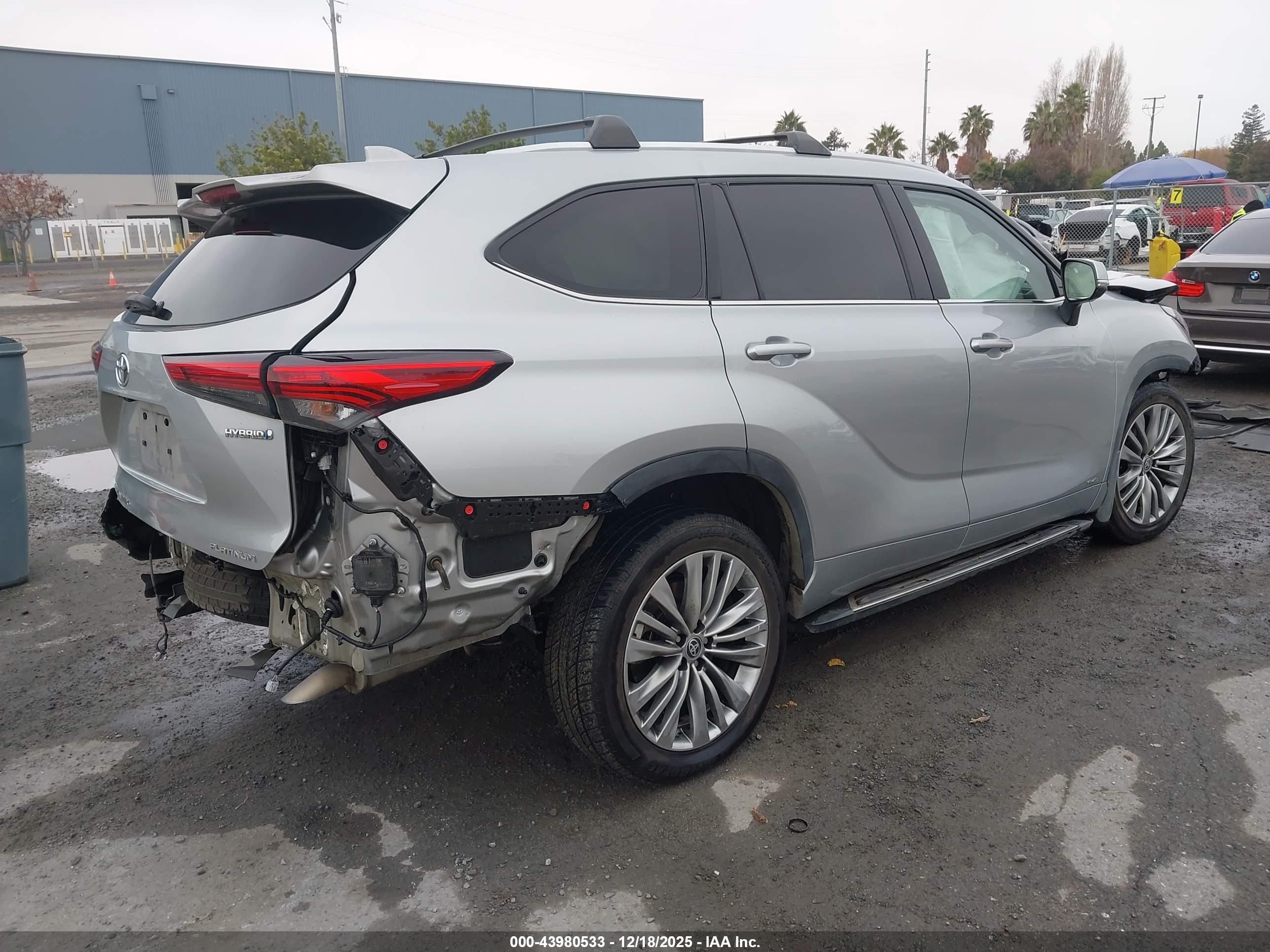 TOYOTA HIGHLANDER image 4