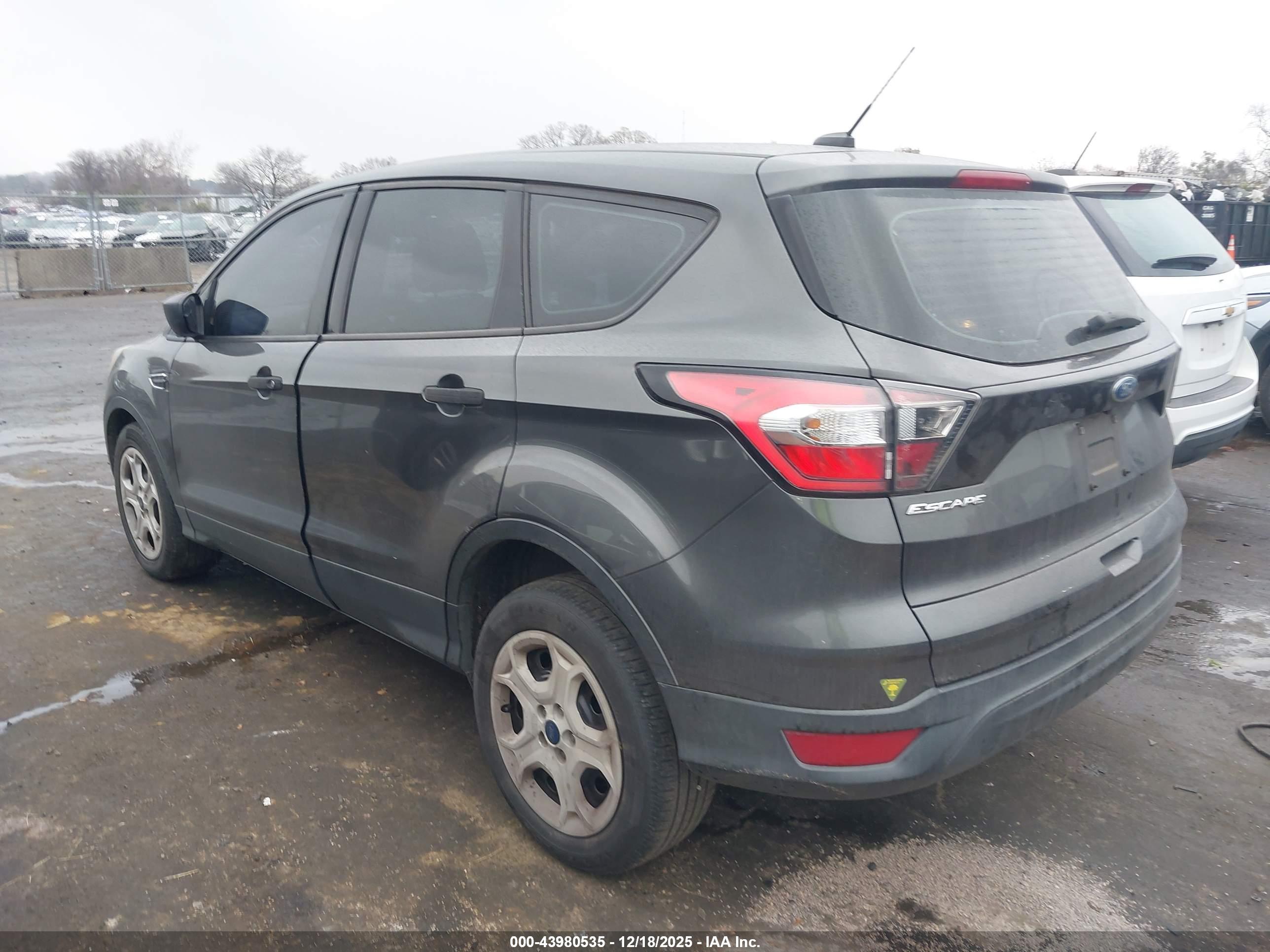 FORD ESCAPE image 3
