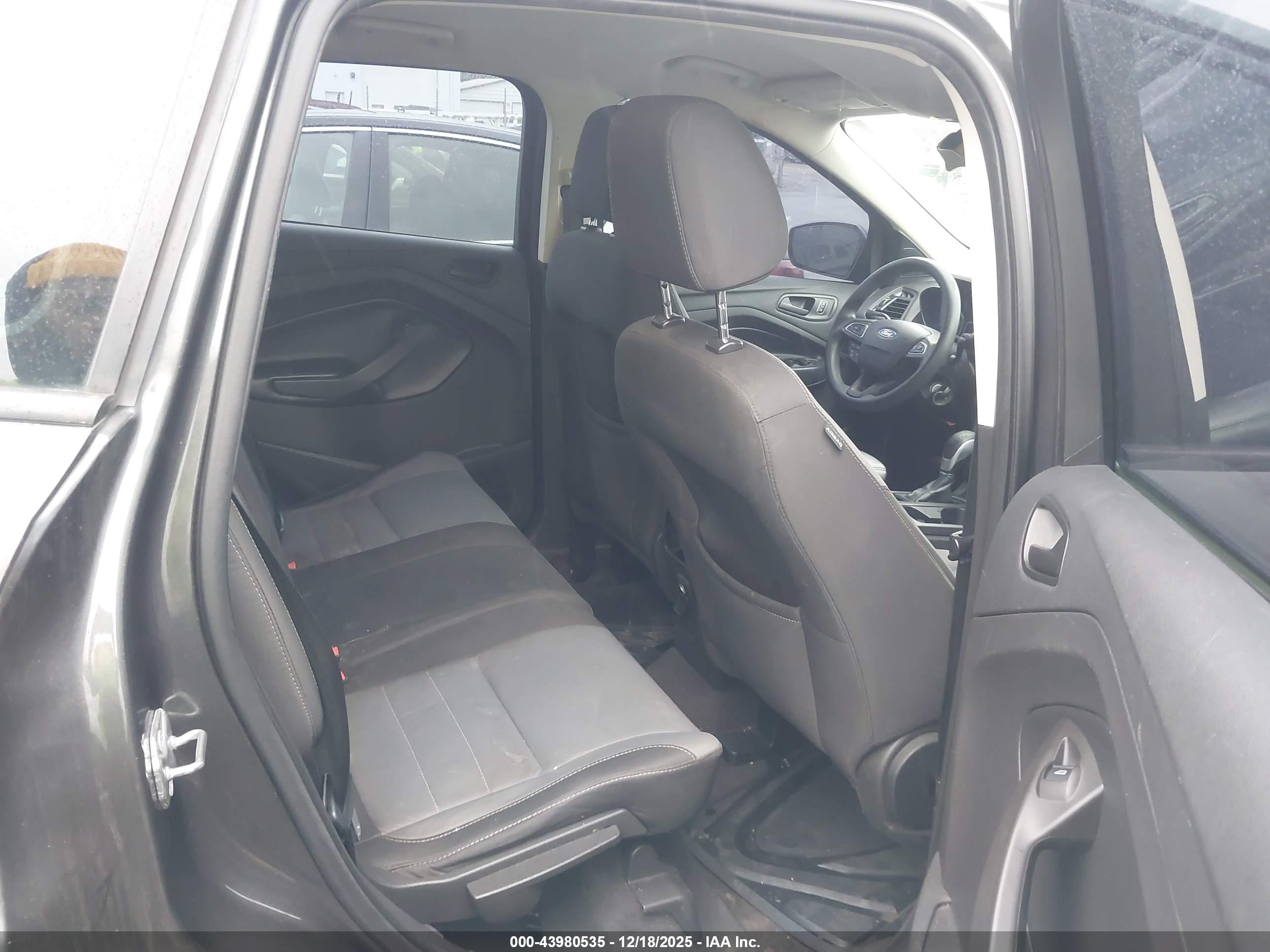 FORD ESCAPE image 8