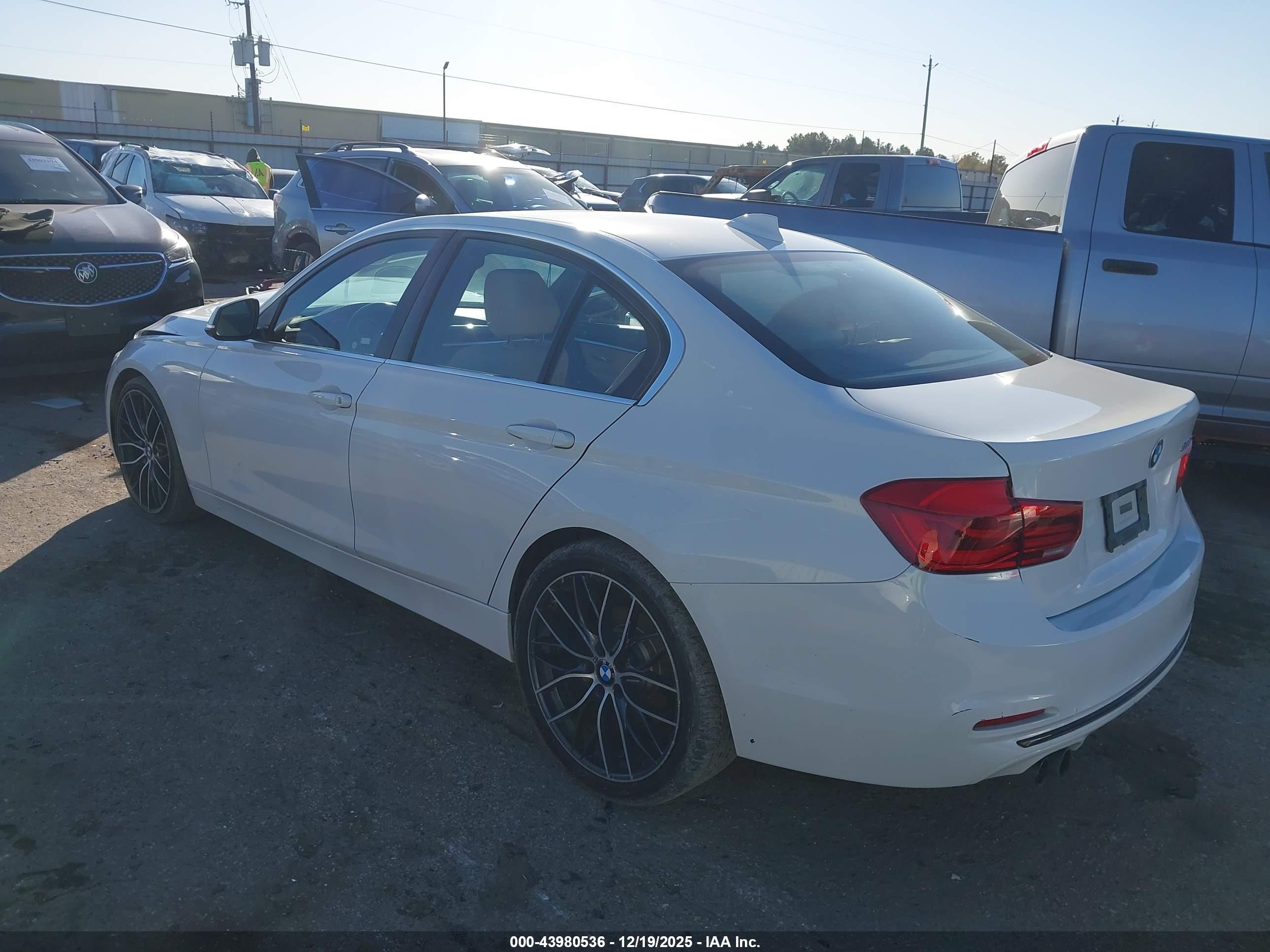 BMW 330I image 3