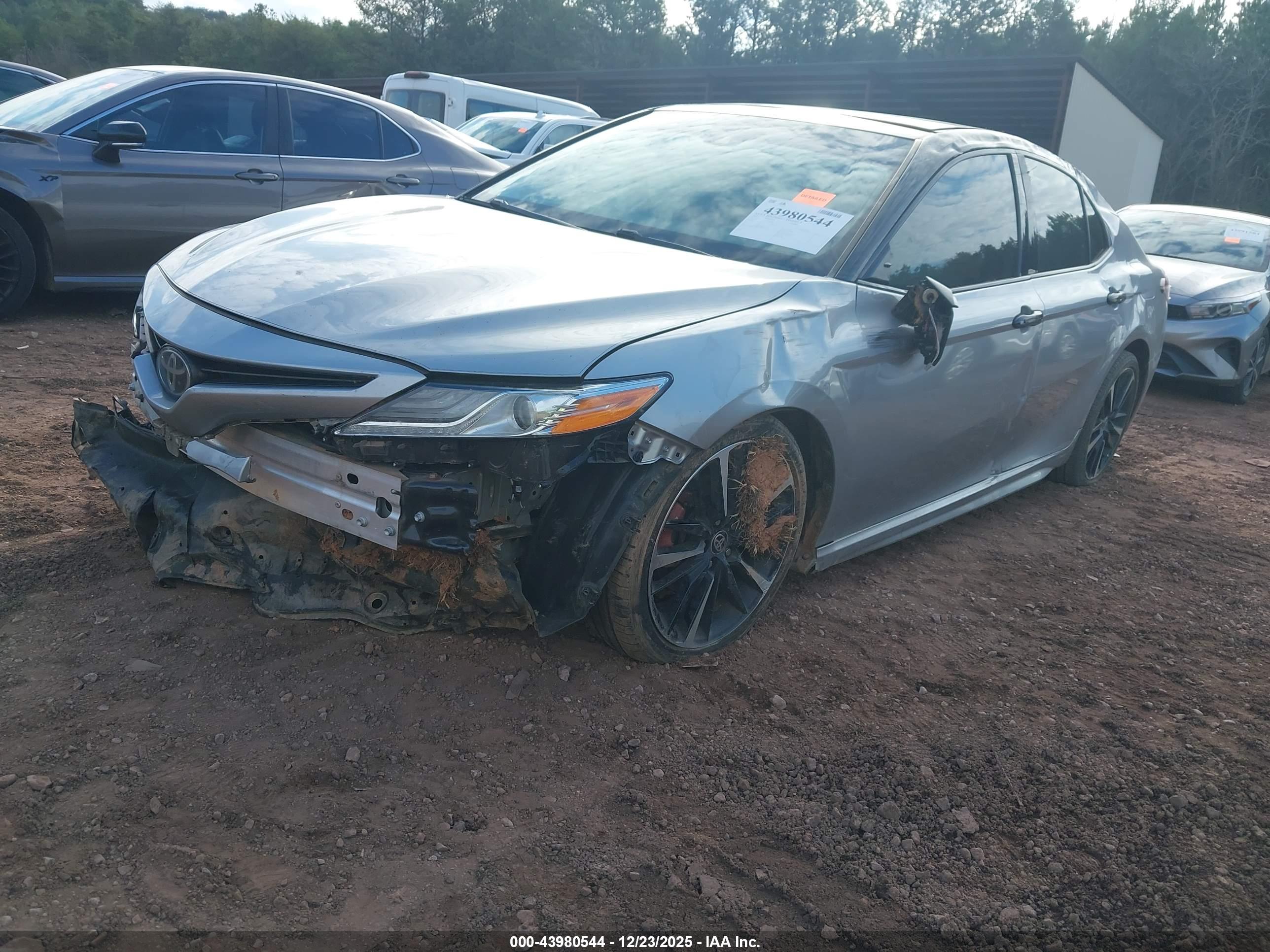 TOYOTA CAMRY image 2