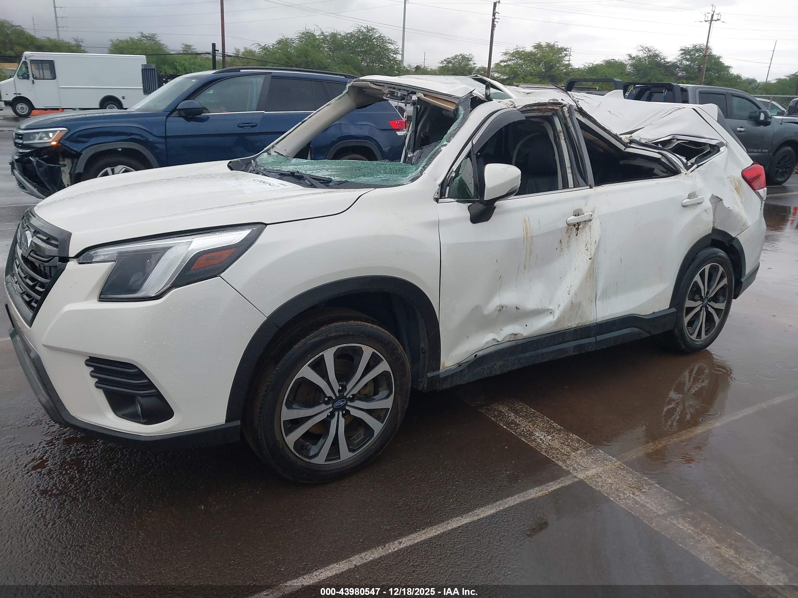SUBARU FORESTER image 2