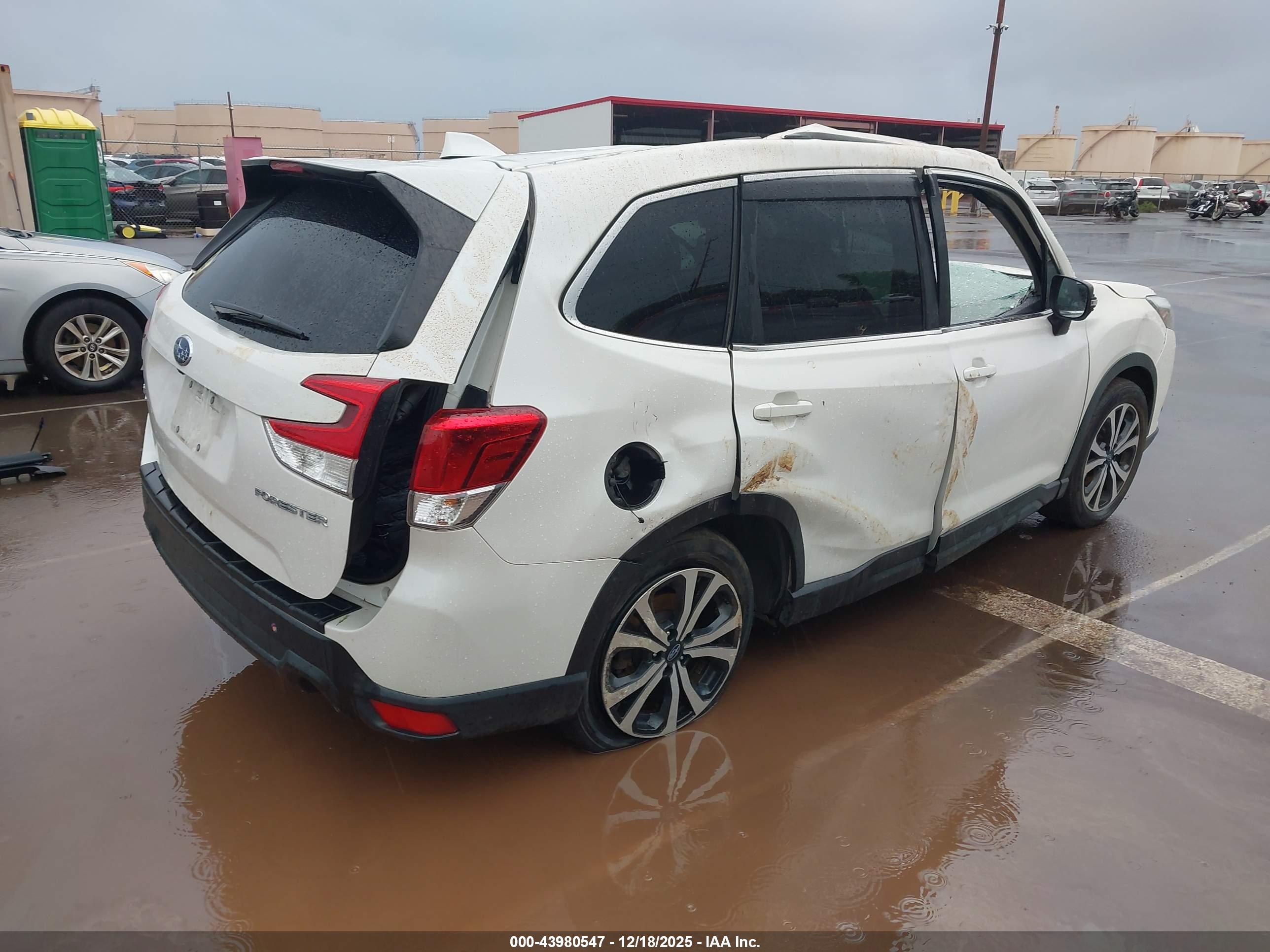 SUBARU FORESTER image 4