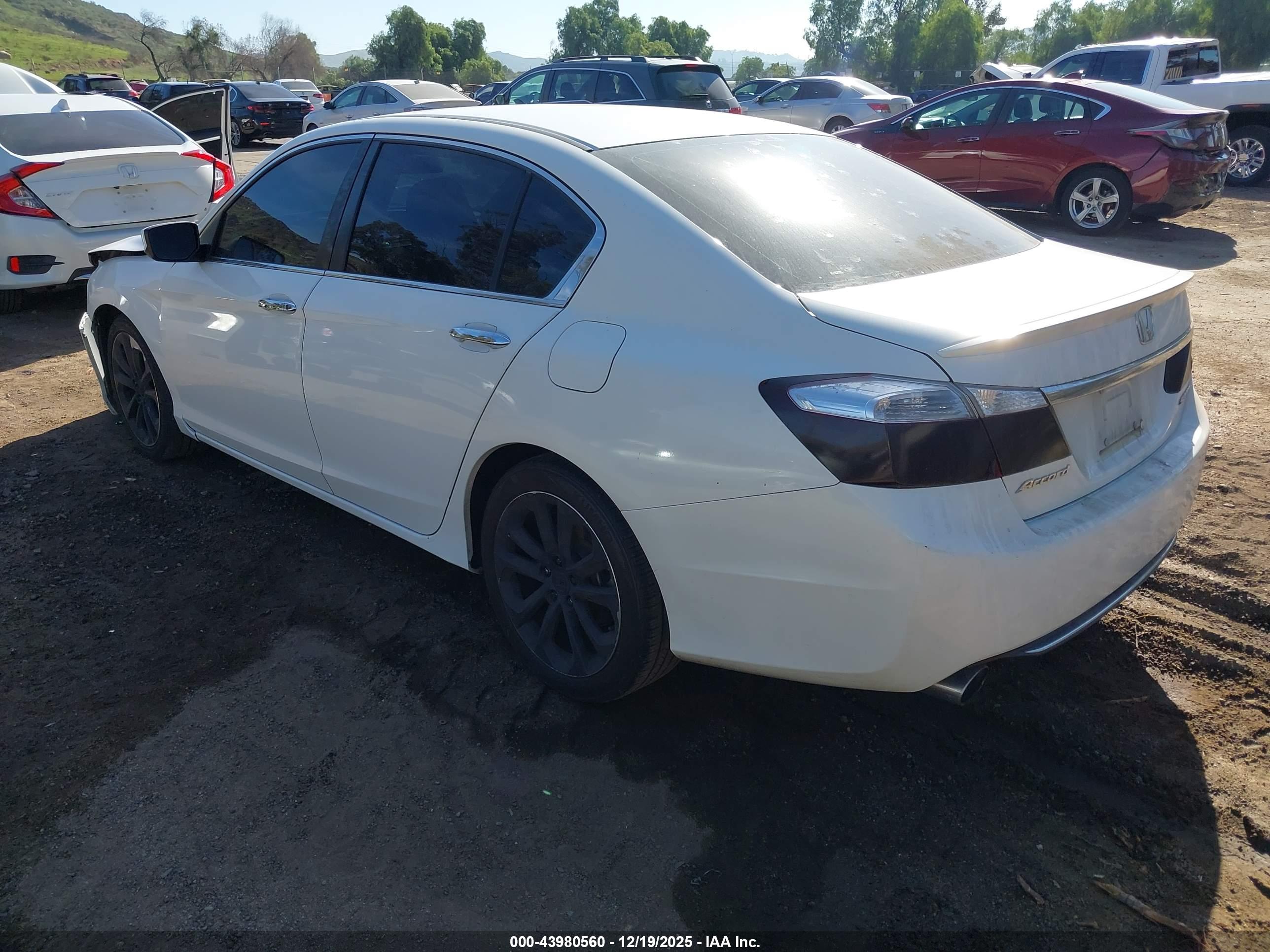 HONDA ACCORD image 3