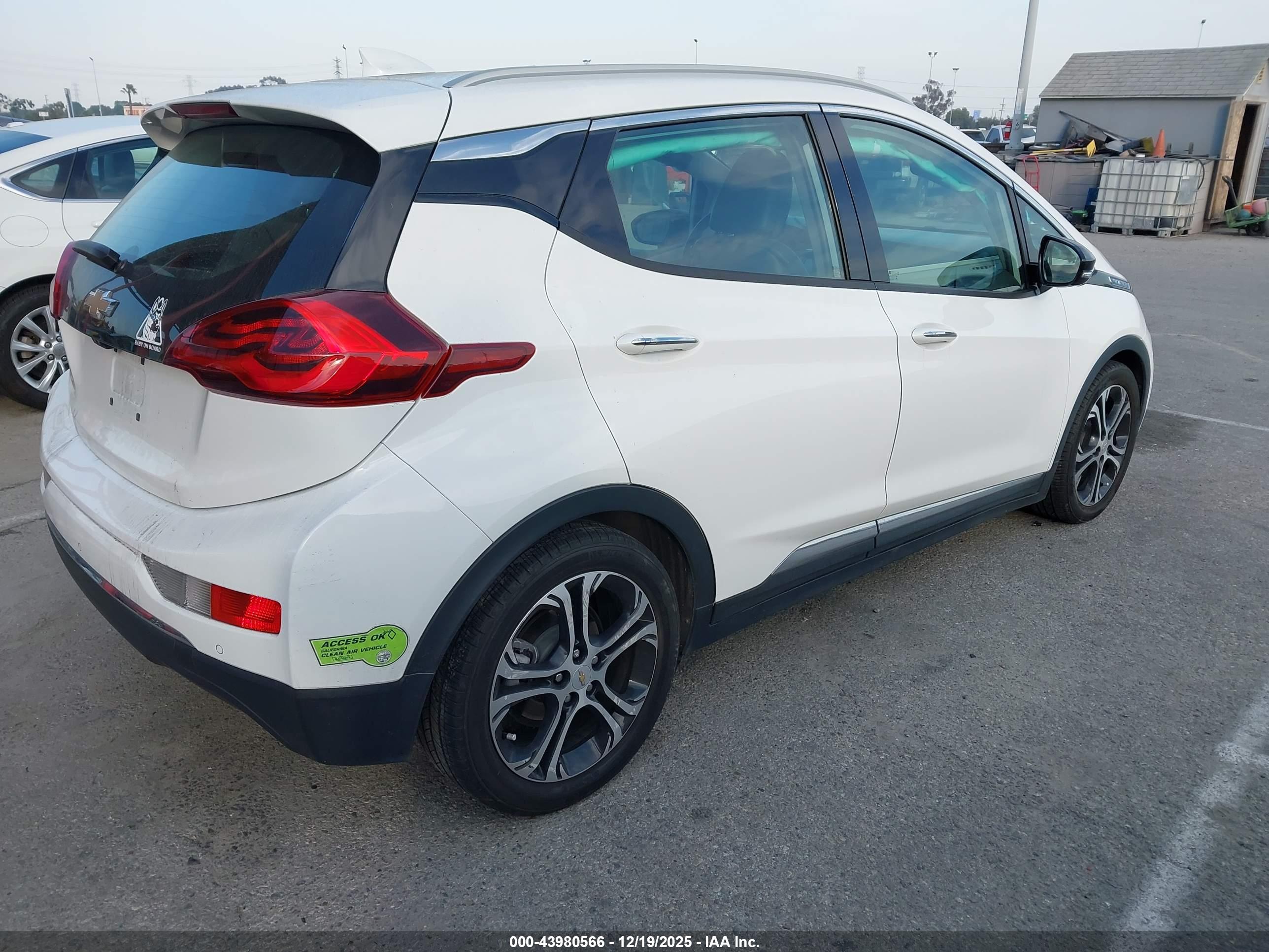 CHEVROLET BOLT image 4