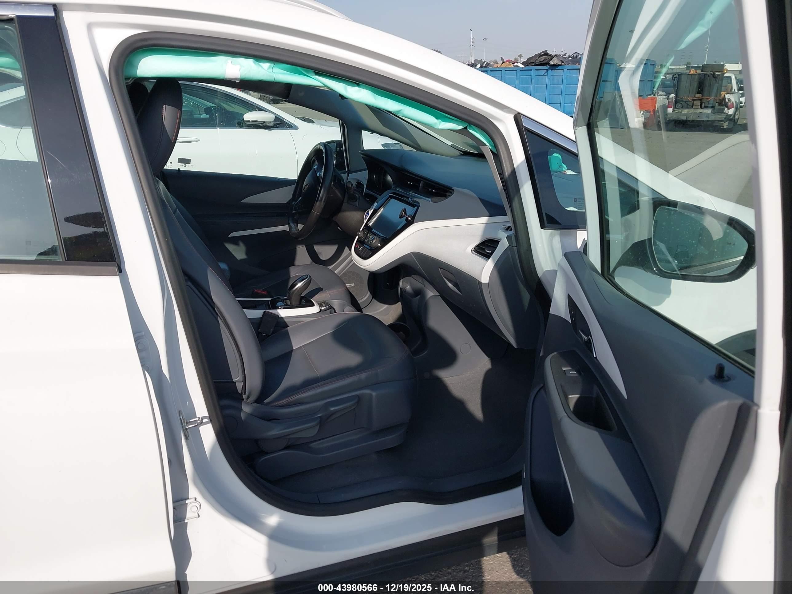 CHEVROLET BOLT image 5