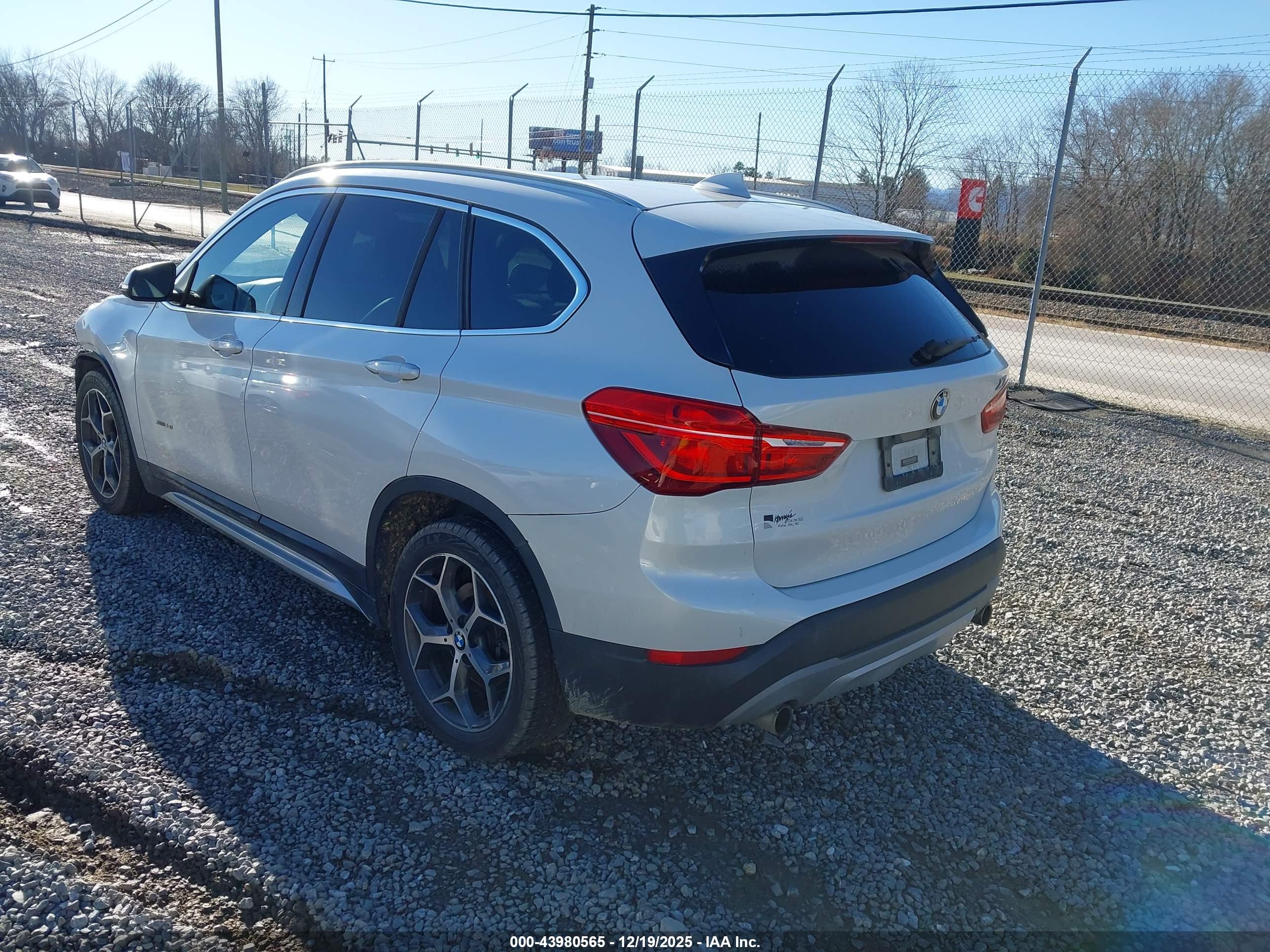 BMW X1 image 3