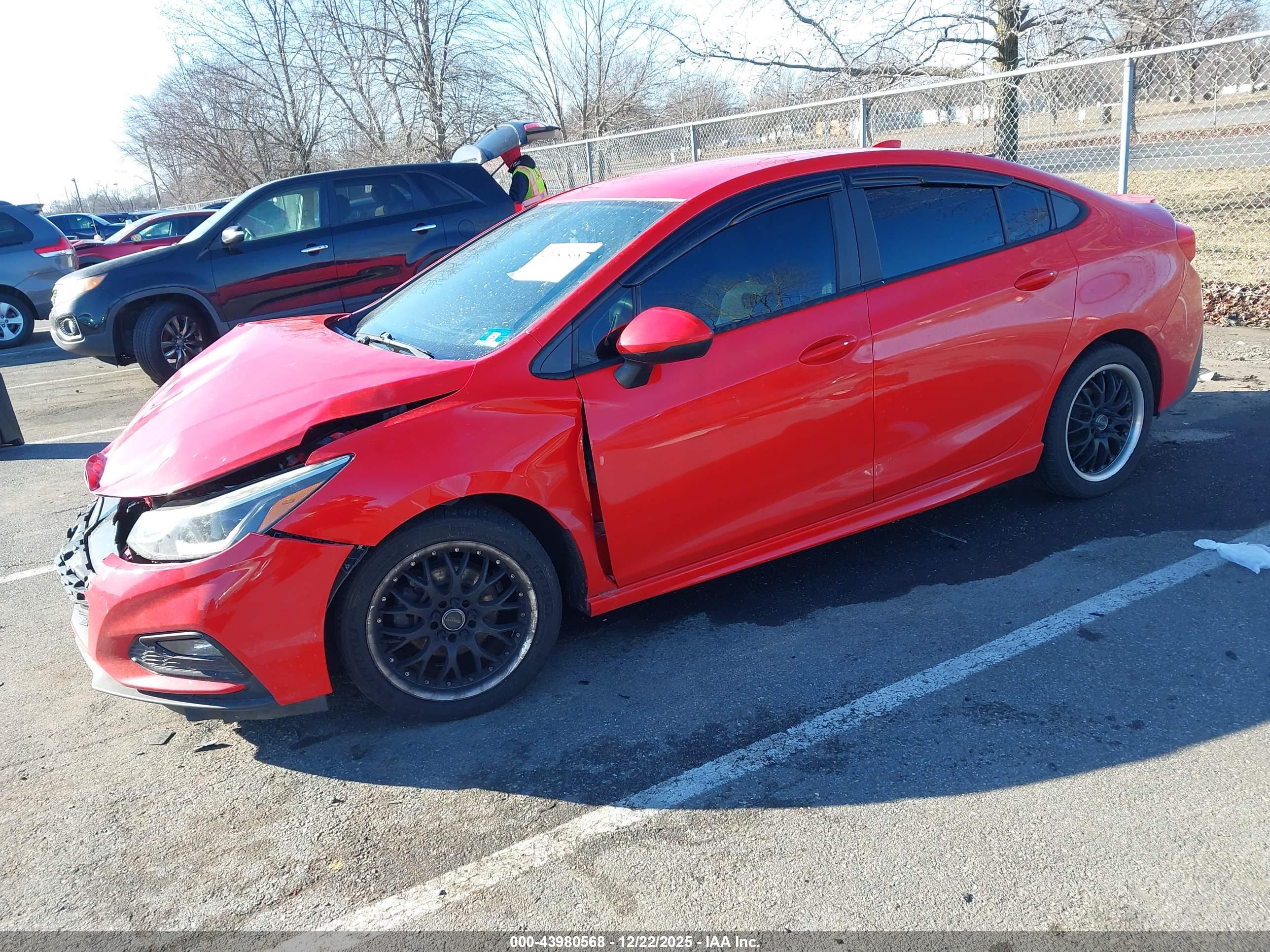 CHEVROLET CRUZE image 2
