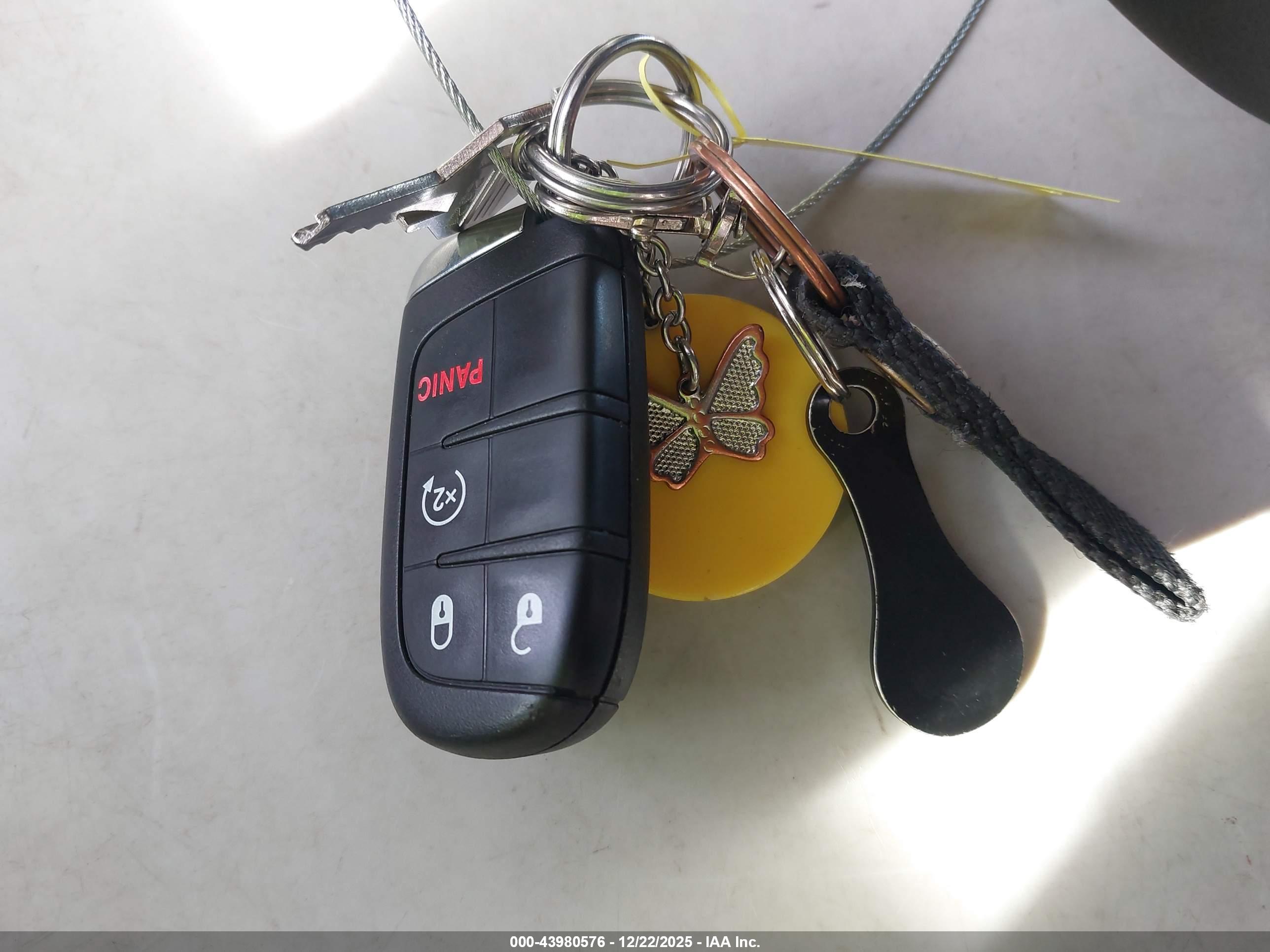 JEEP RENEGADE image 11